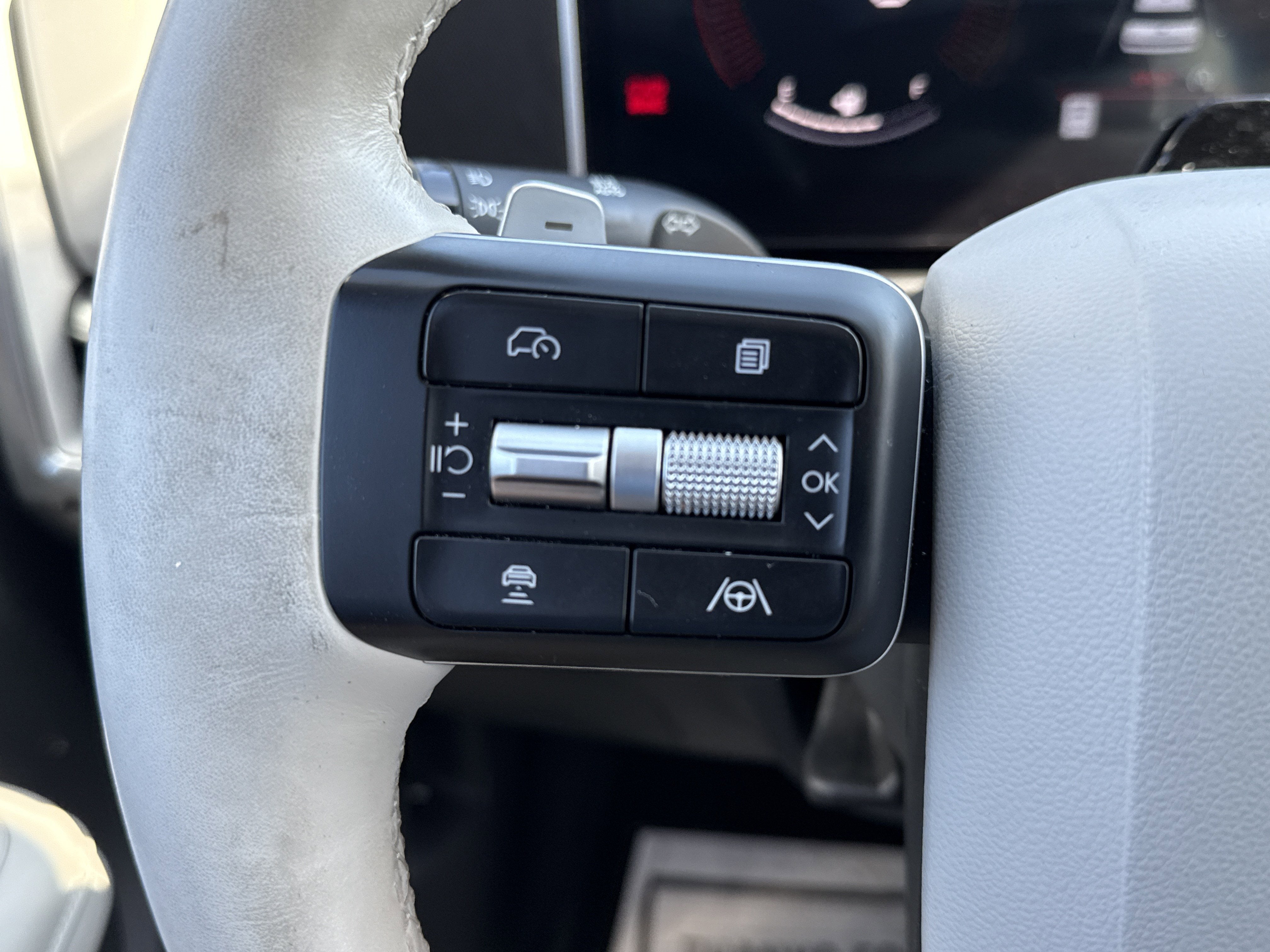 2025 Hyundai Santa Fe Base