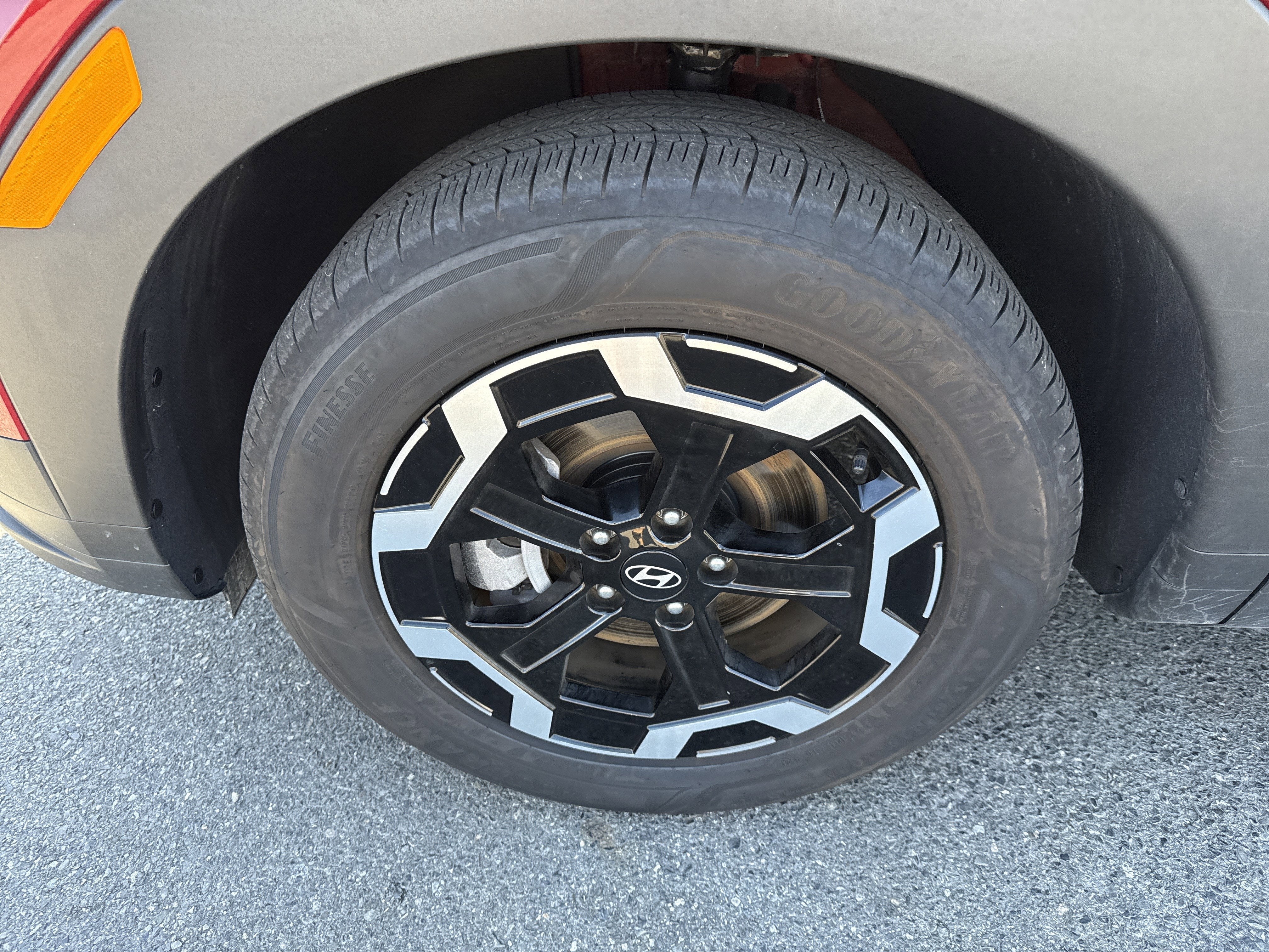 2025 Hyundai Santa Fe Base