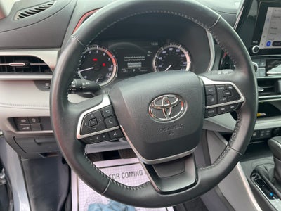 2024 Toyota Highlander LE