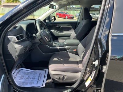2024 Toyota Highlander LE
