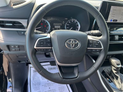 2024 Toyota Highlander LE