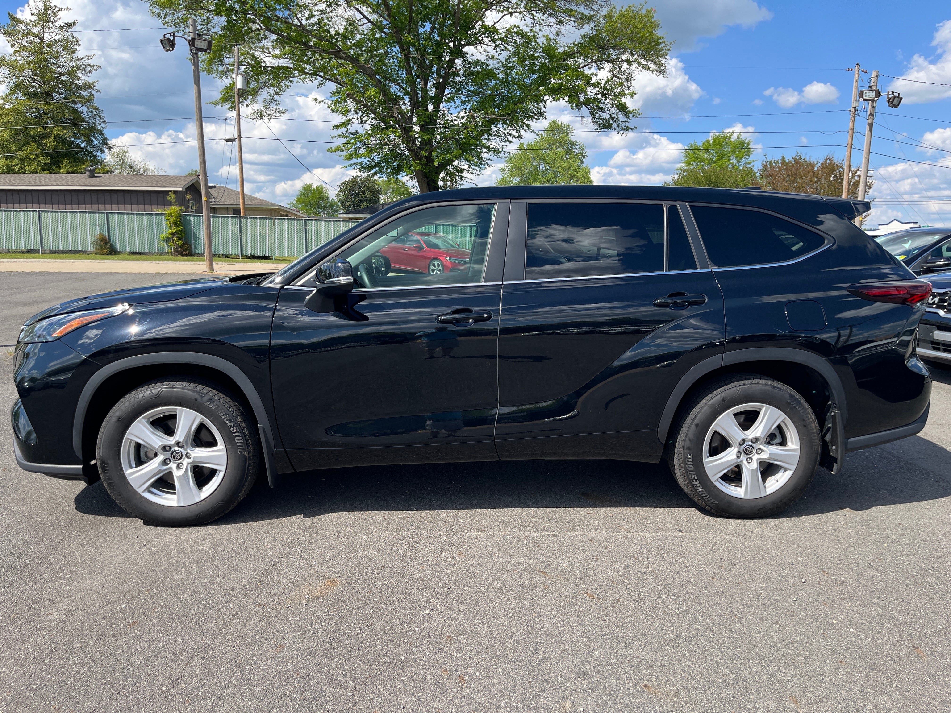 2024 Toyota Highlander LE