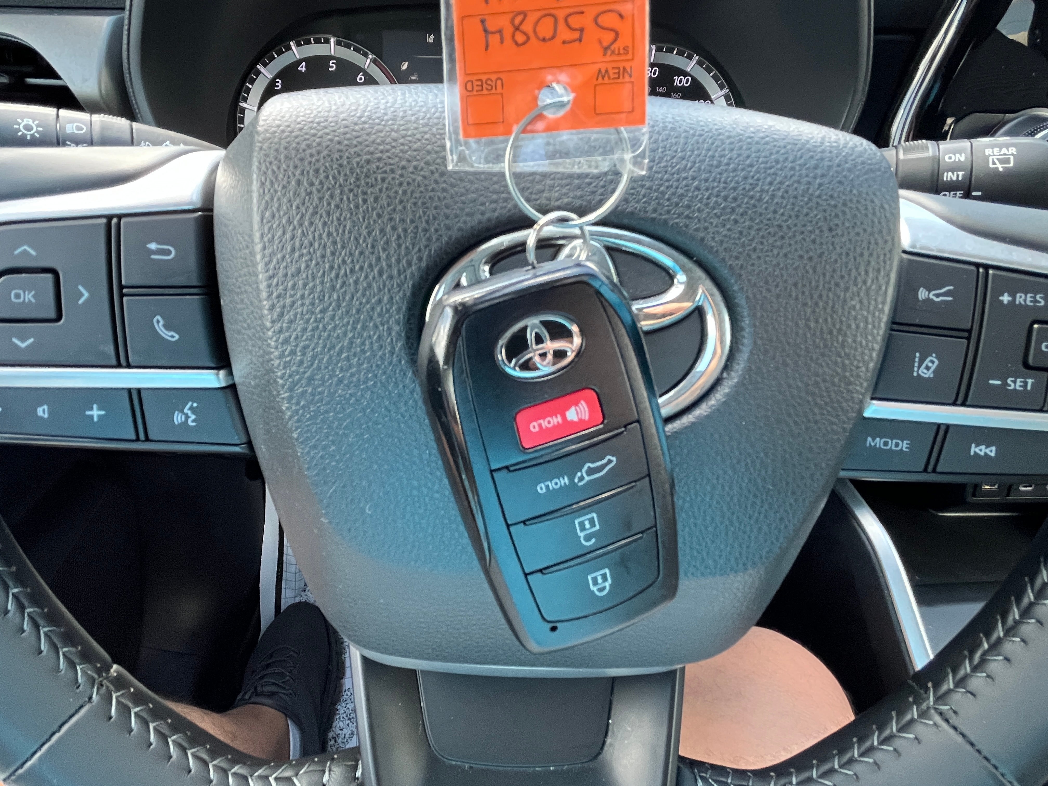 2024 Toyota Highlander LE