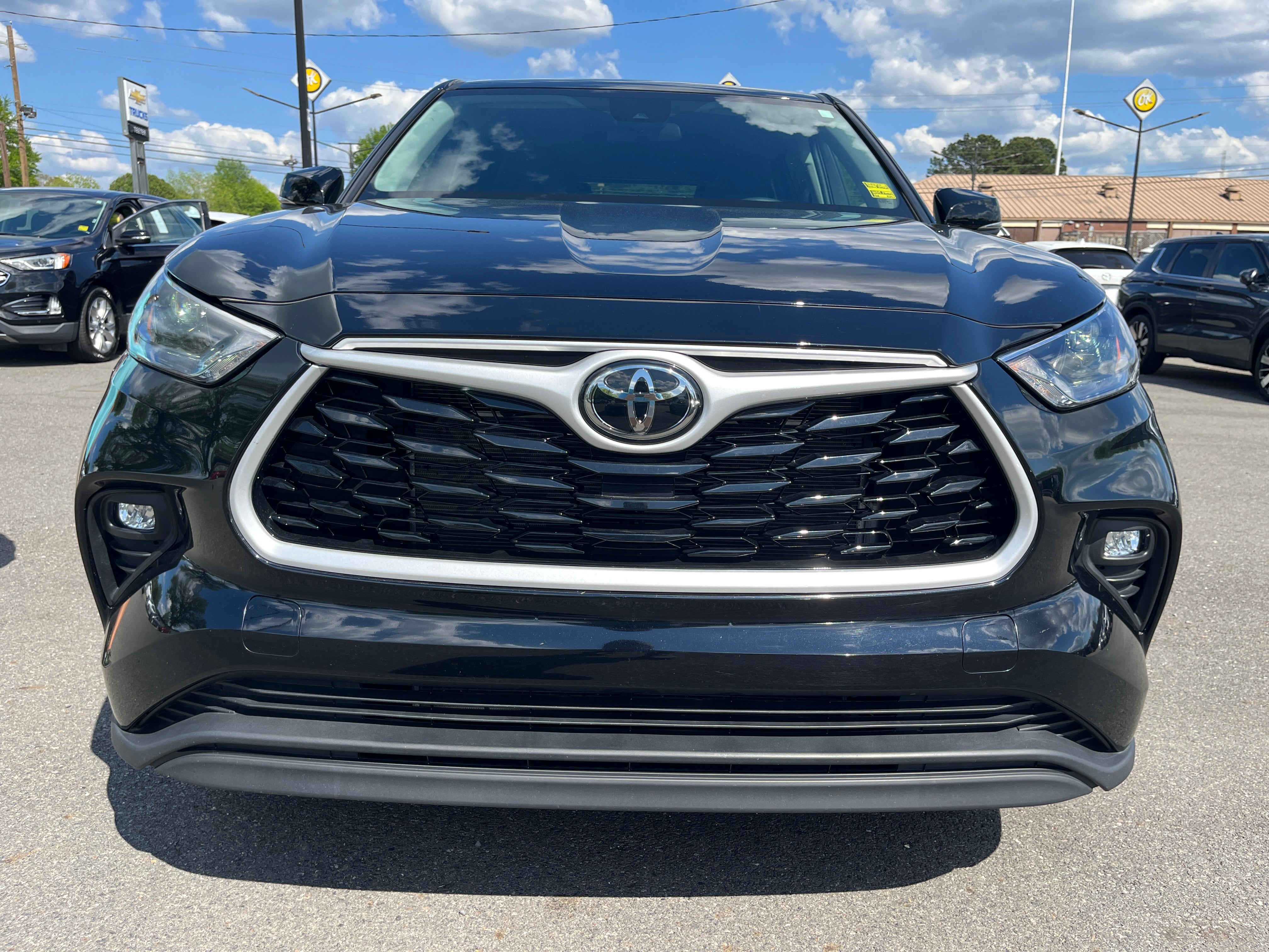 2024 Toyota Highlander LE