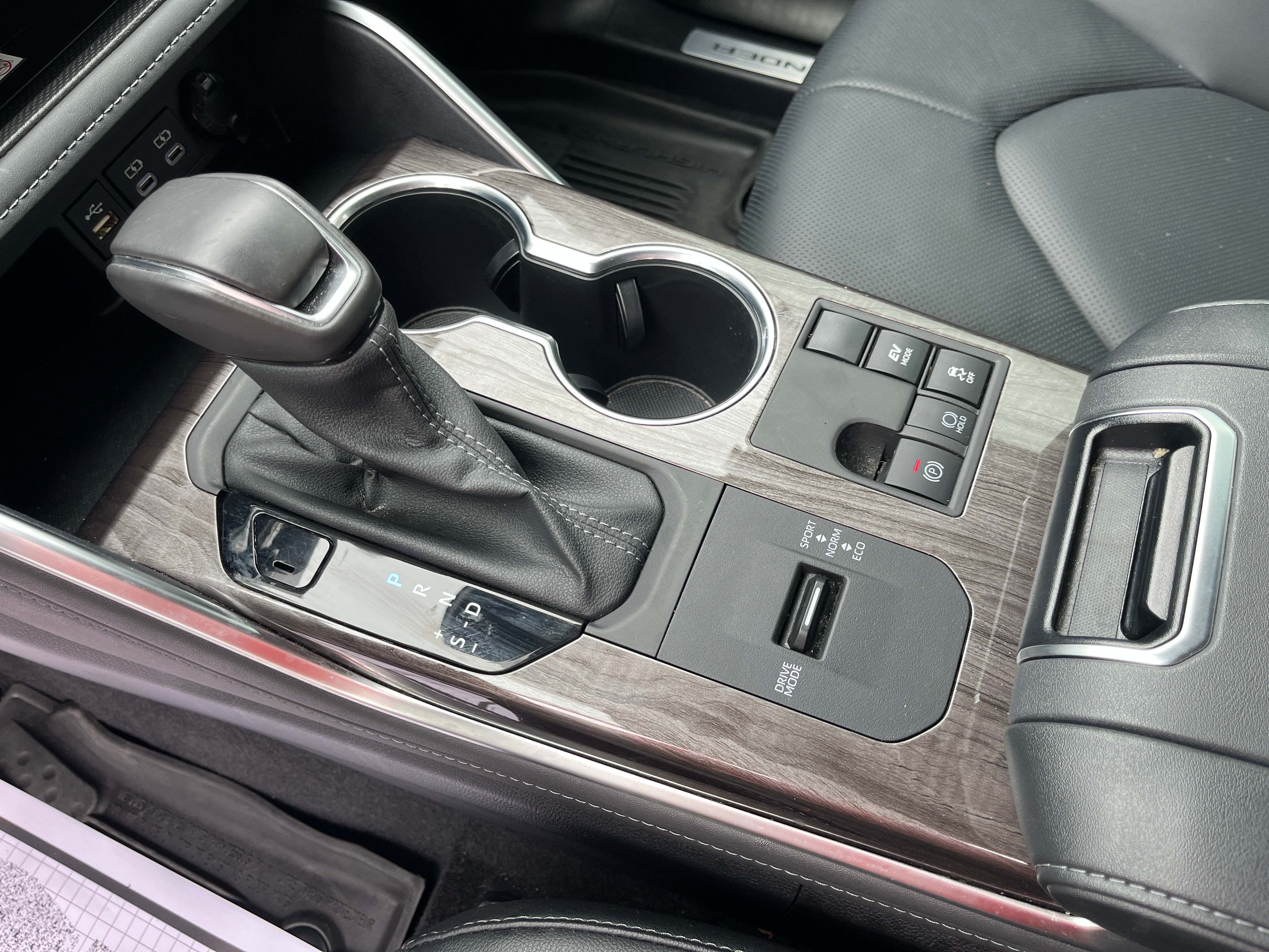 2024 Toyota Highlander Hybrid Limited