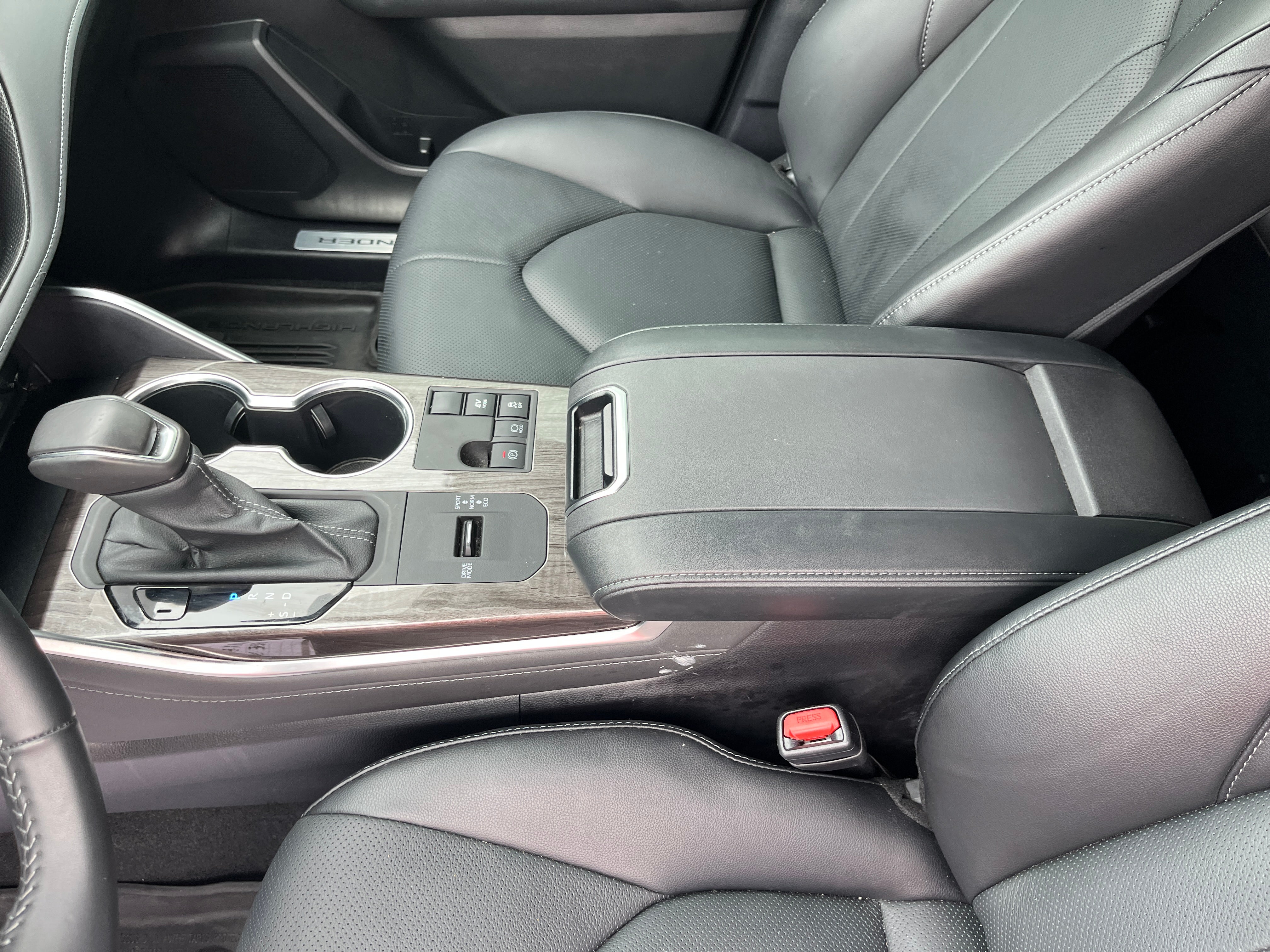 2024 Toyota Highlander Hybrid Limited