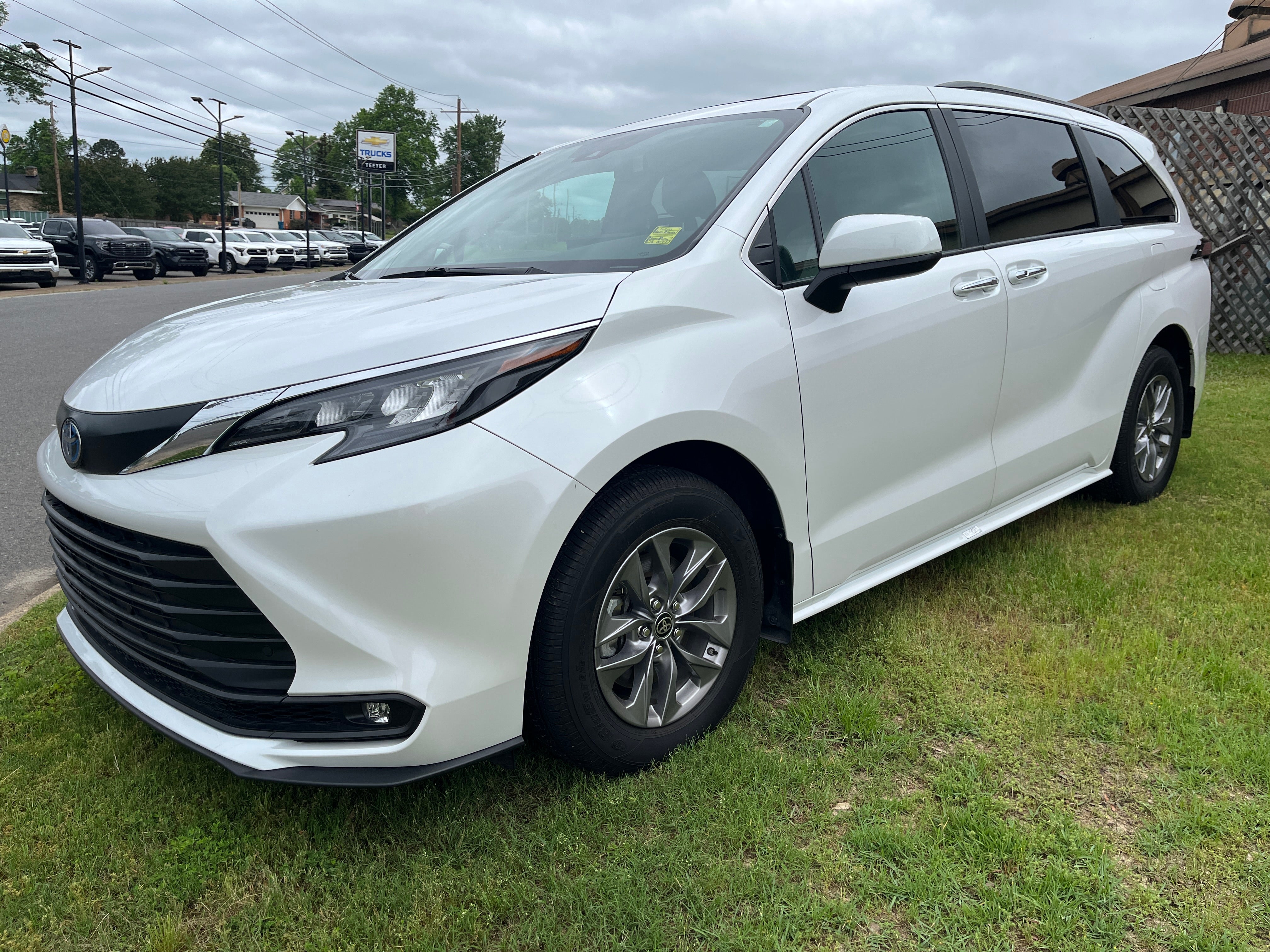 2025 Toyota Sienna XLE
