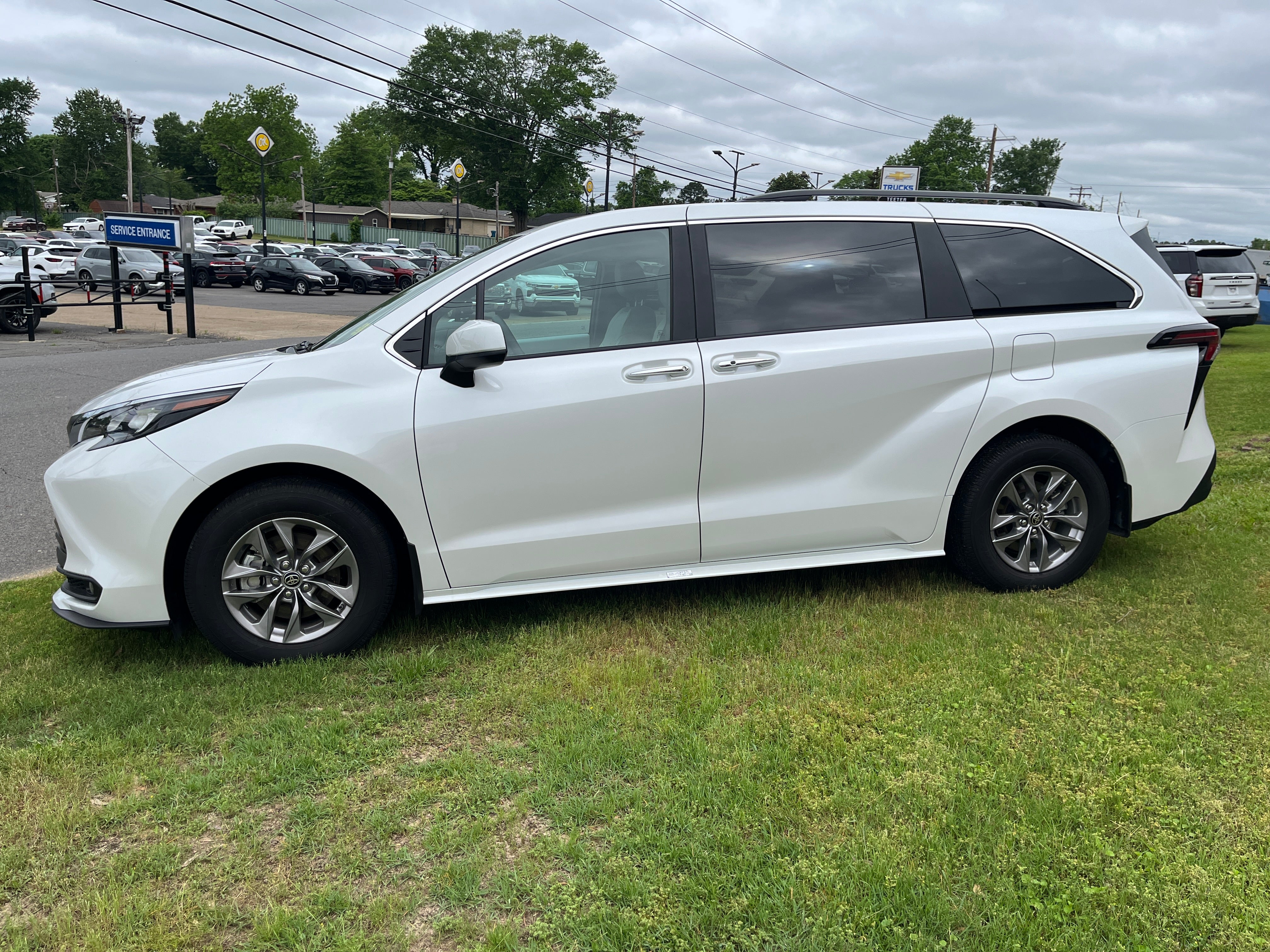2025 Toyota Sienna XLE