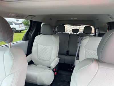 2025 Toyota Sienna XLE