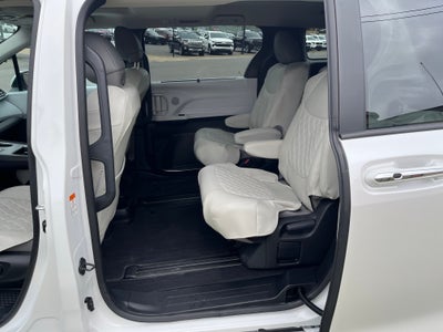2025 Toyota Sienna XLE