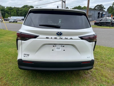 2025 Toyota Sienna XLE