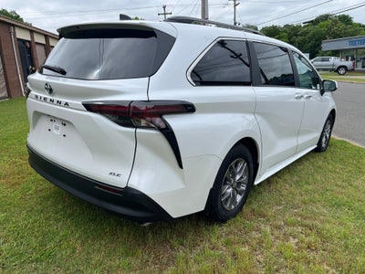 2025 Toyota Sienna XLE