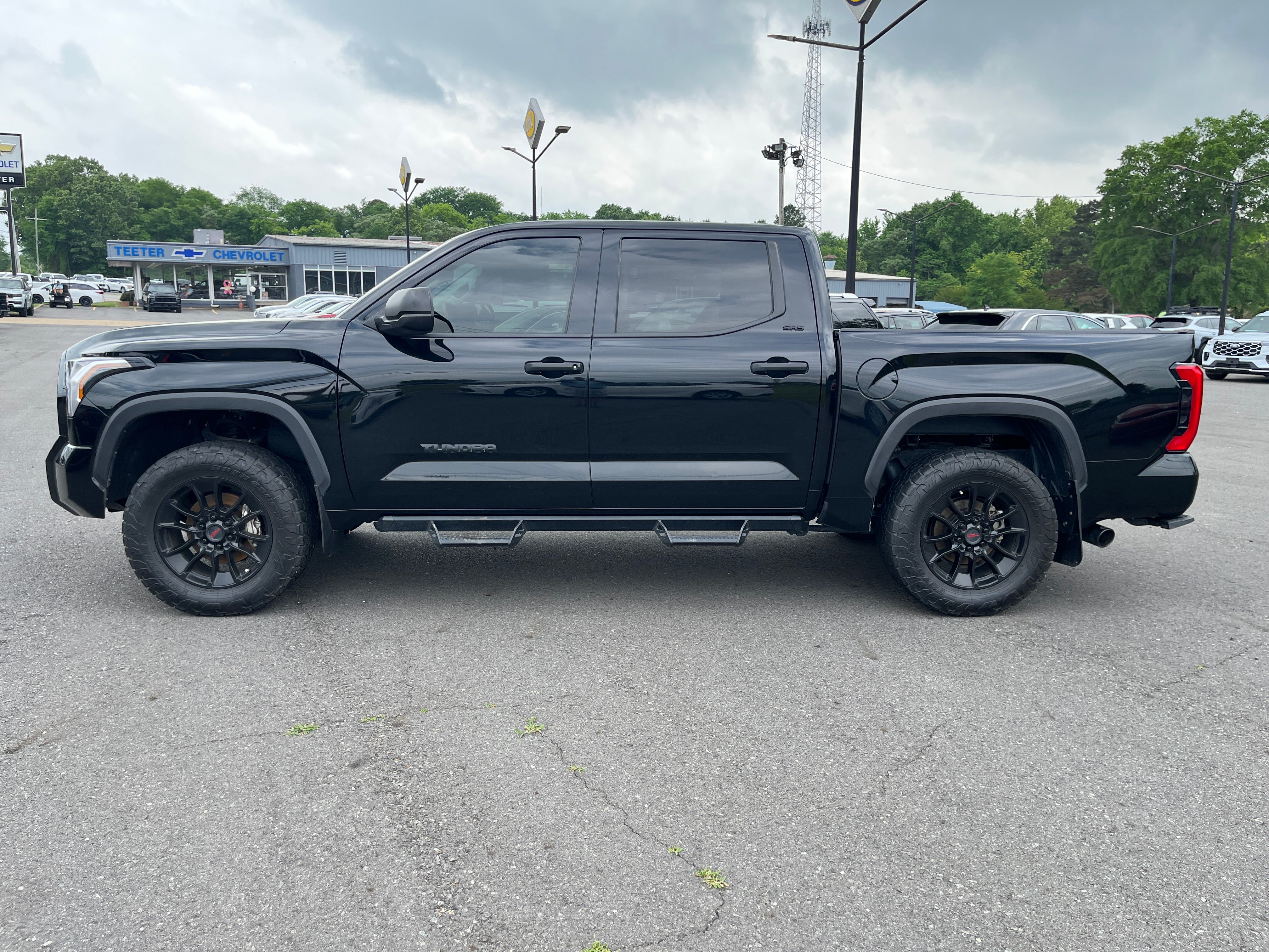 2023 Toyota Tundra 4WD SR5