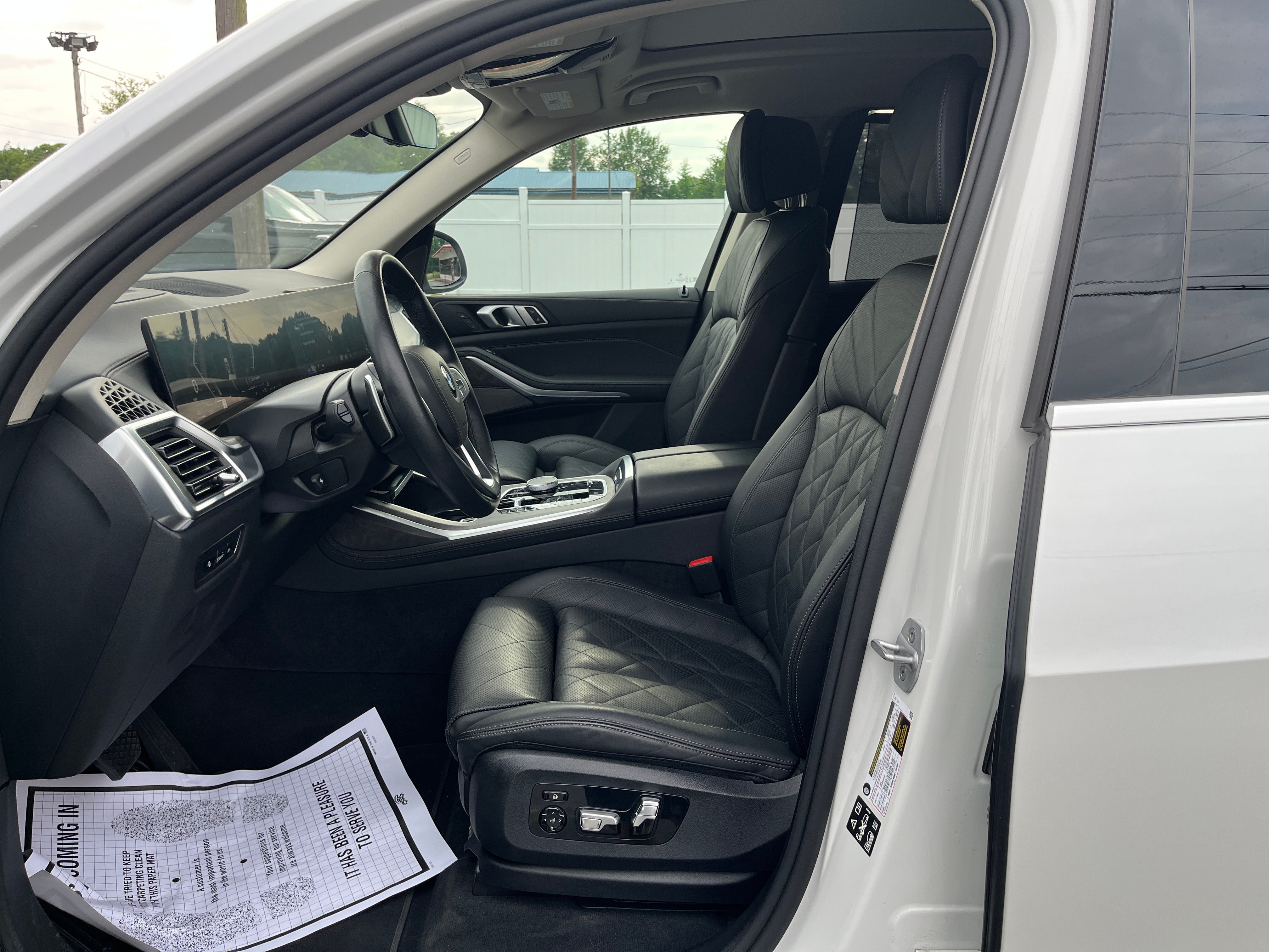 2025 BMW X7 xDrive40i
