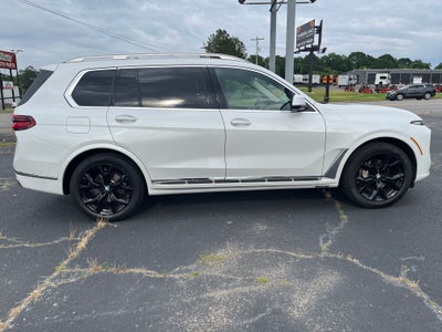 2025 BMW X7 xDrive40i