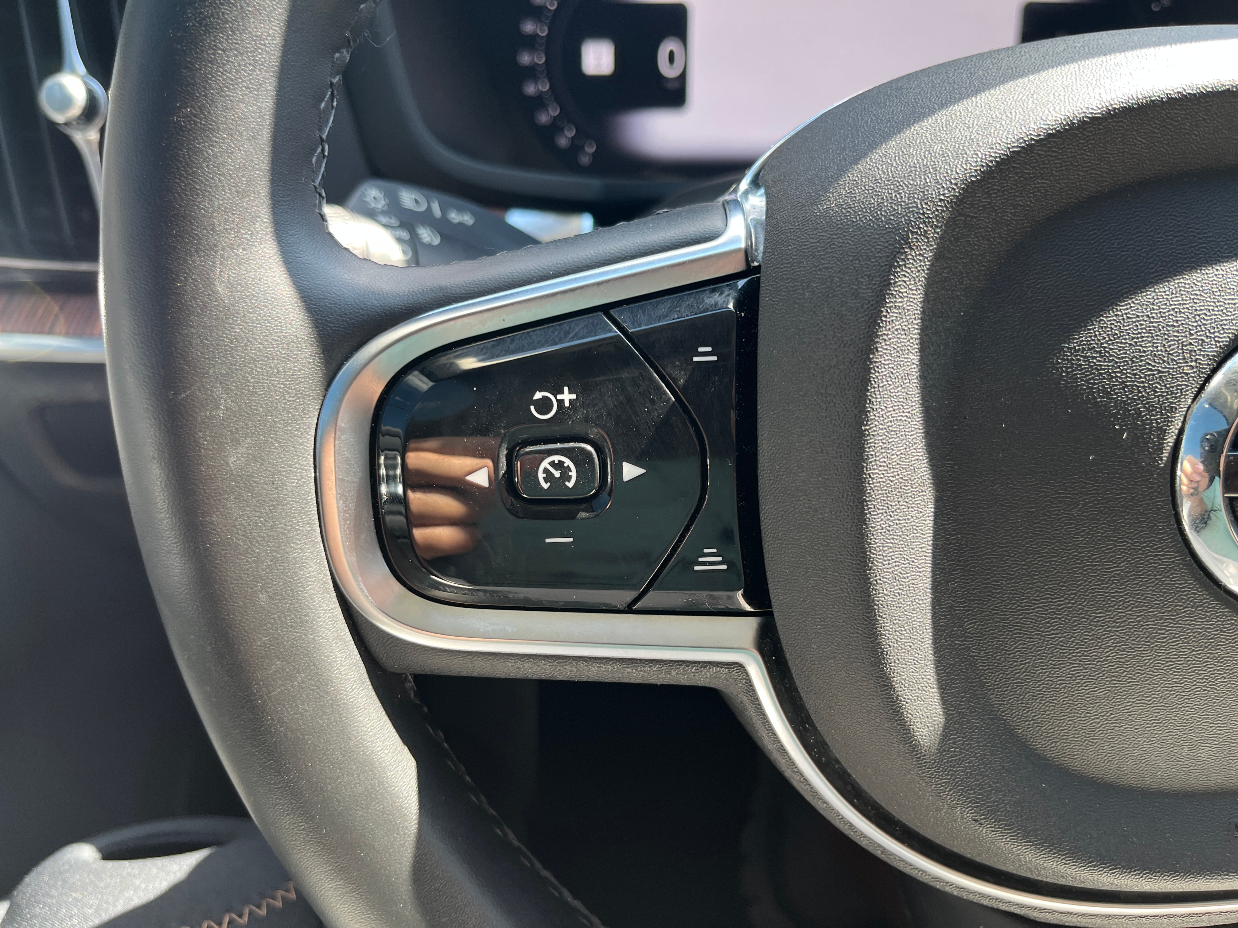 2025 Volvo S60 Plus