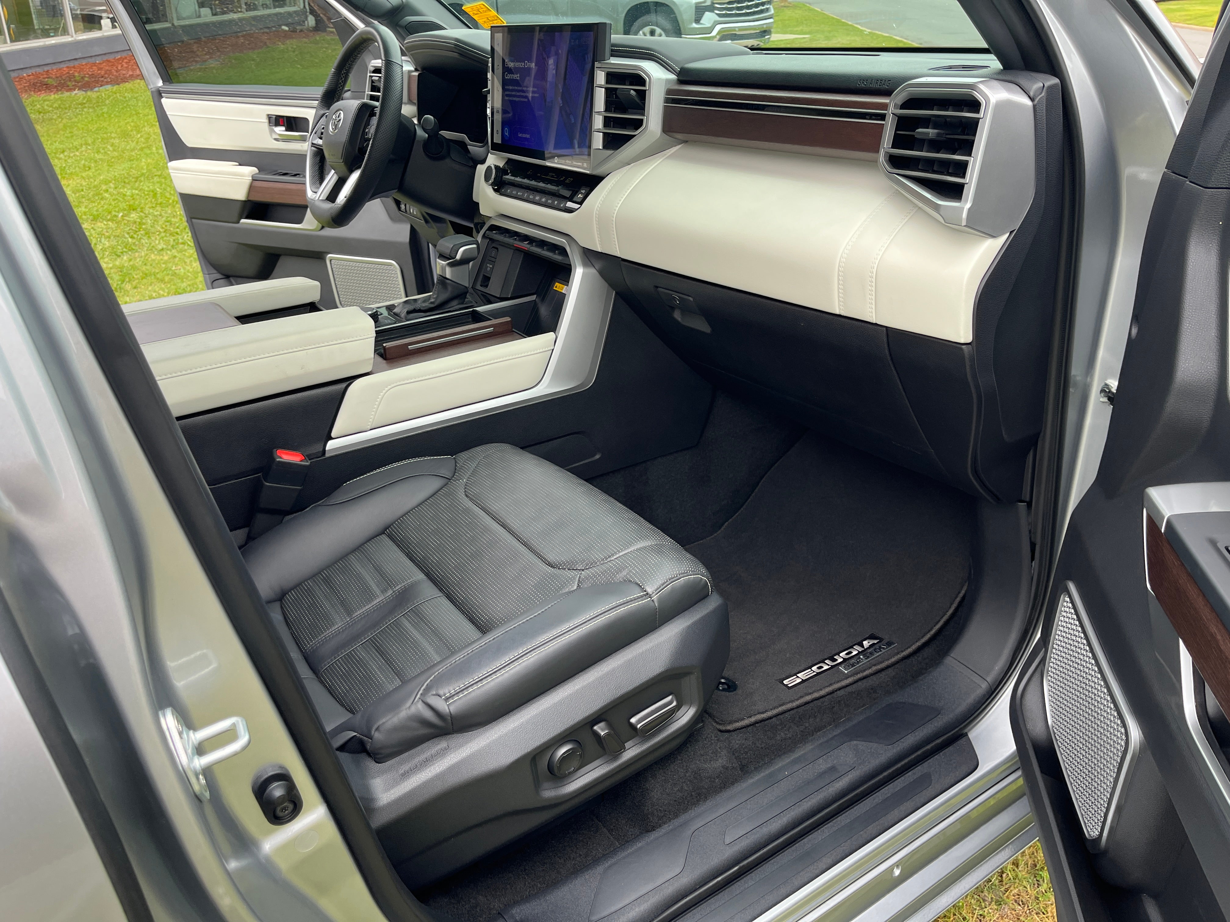 2024 Toyota Sequoia SR5
