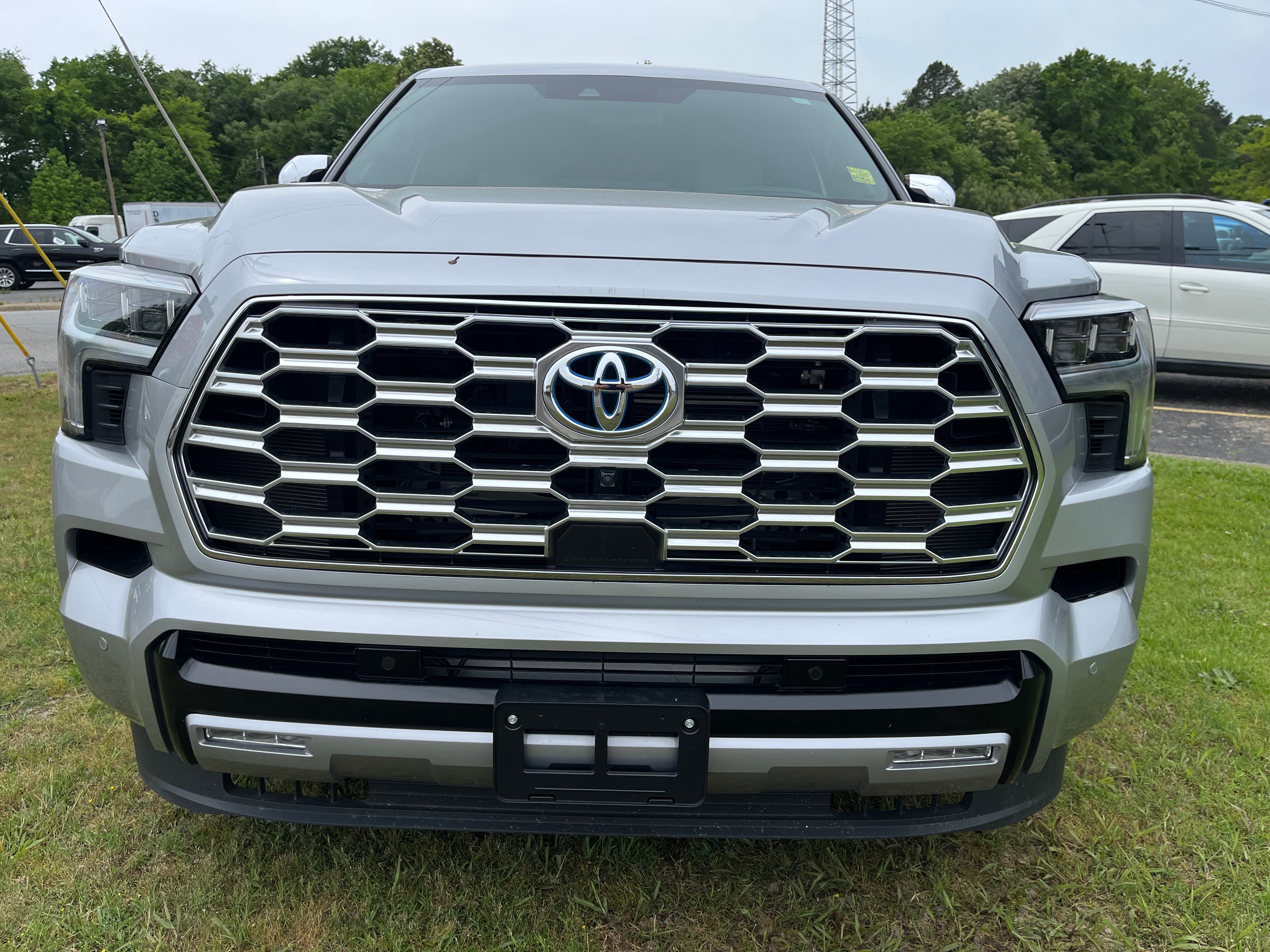 2024 Toyota Sequoia SR5