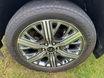 2024 Toyota Sequoia SR5