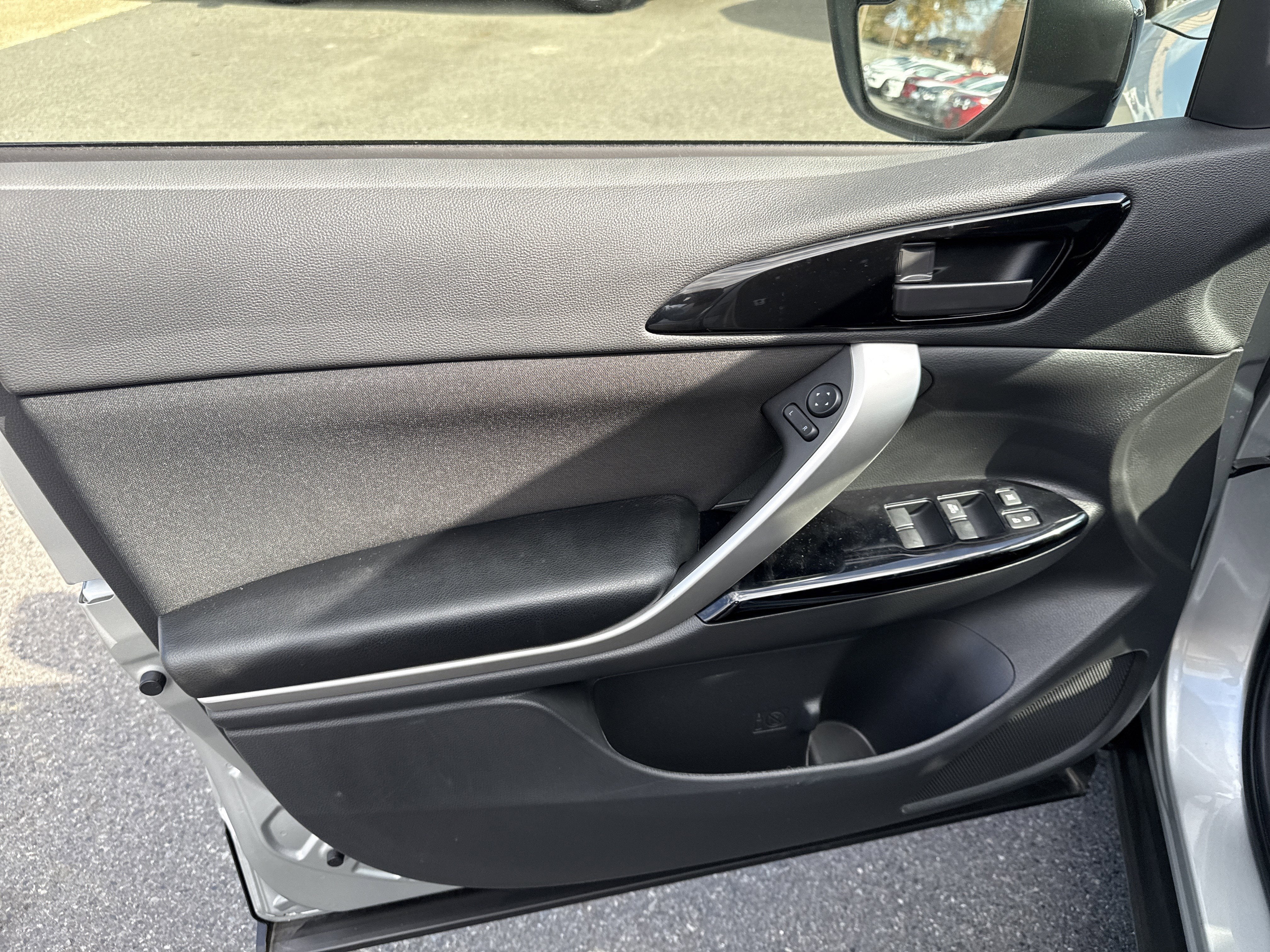 2025 Mitsubishi Eclipse Cross Base