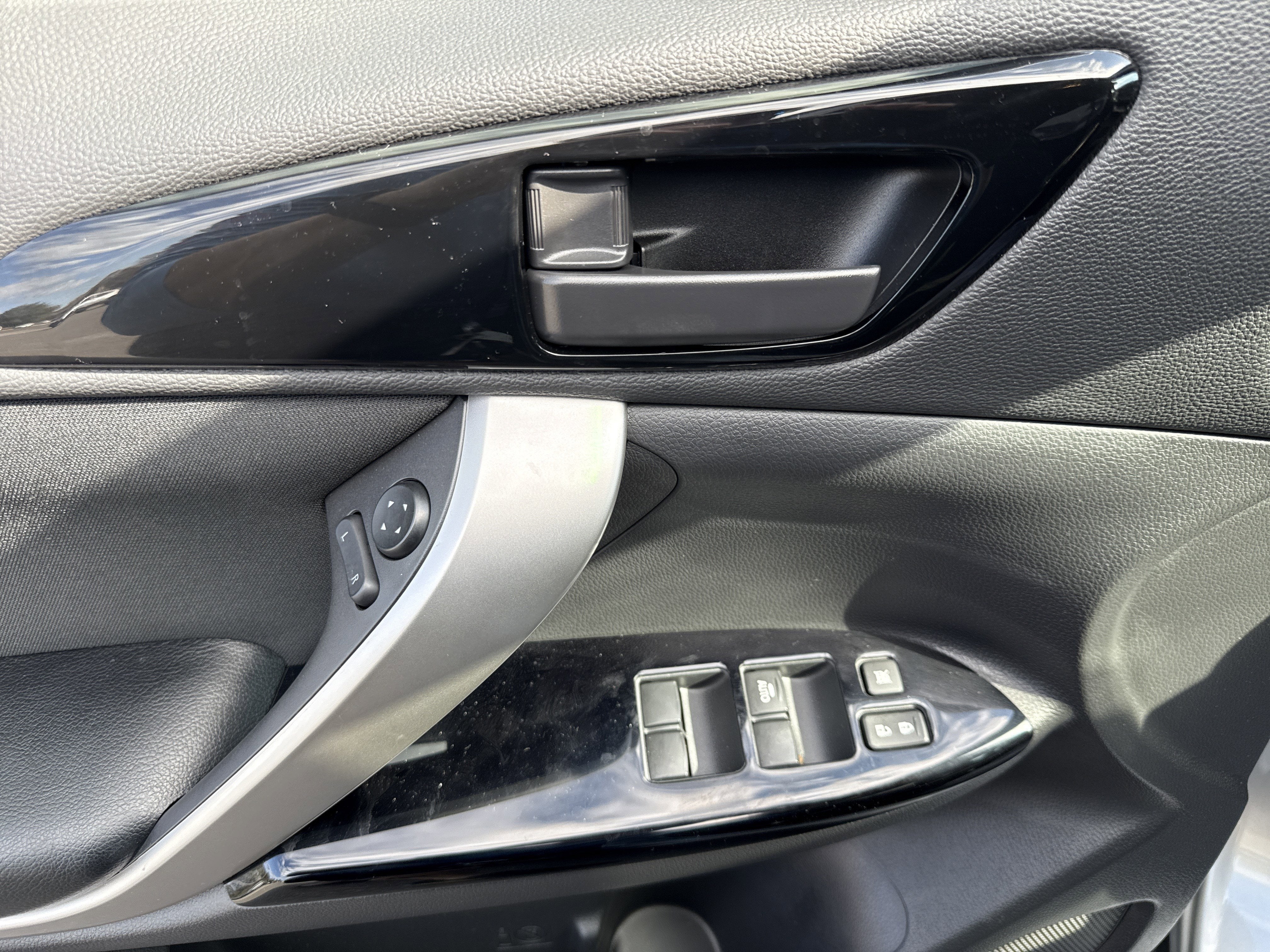 2025 Mitsubishi Eclipse Cross Base