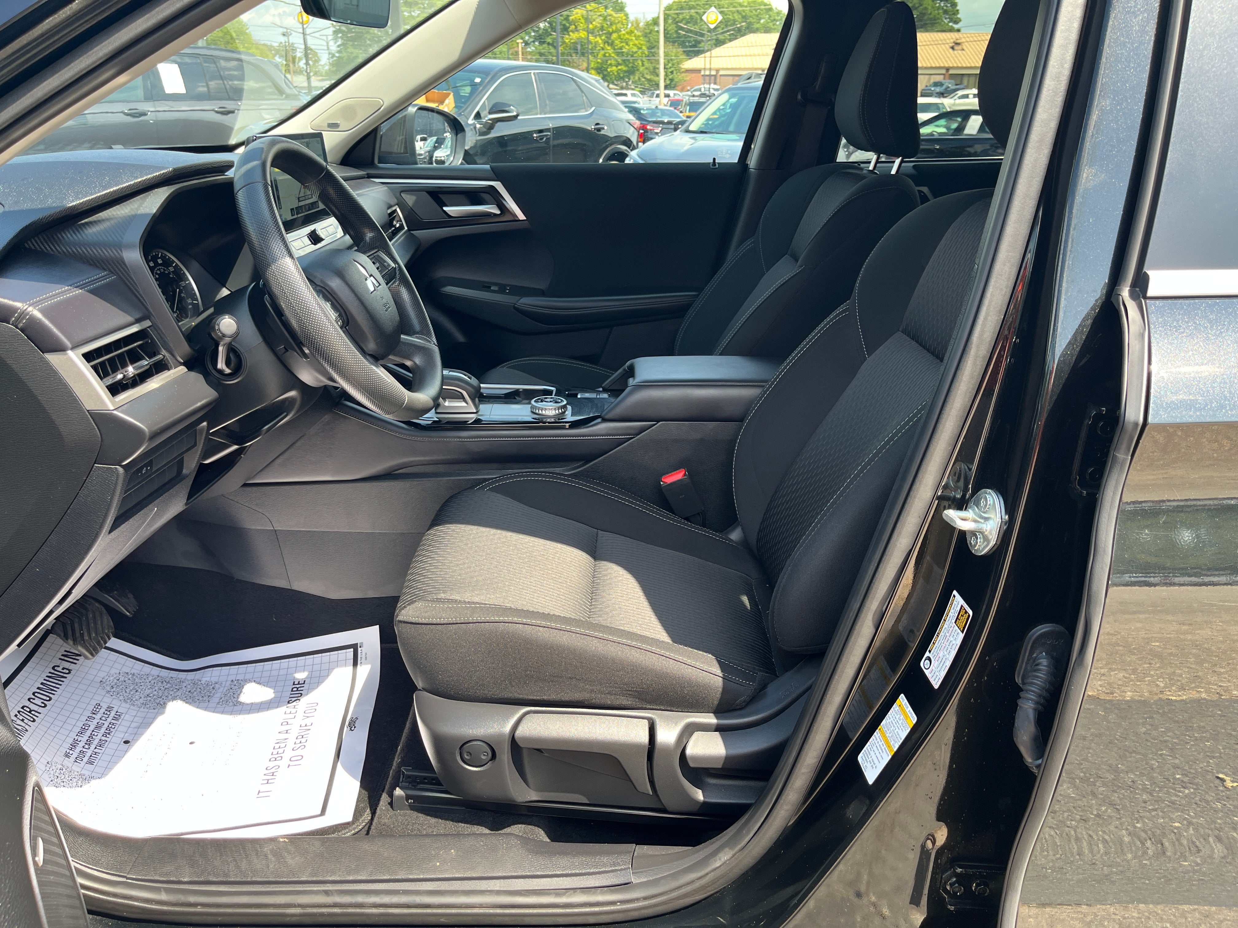 2025 Mitsubishi Outlander ES