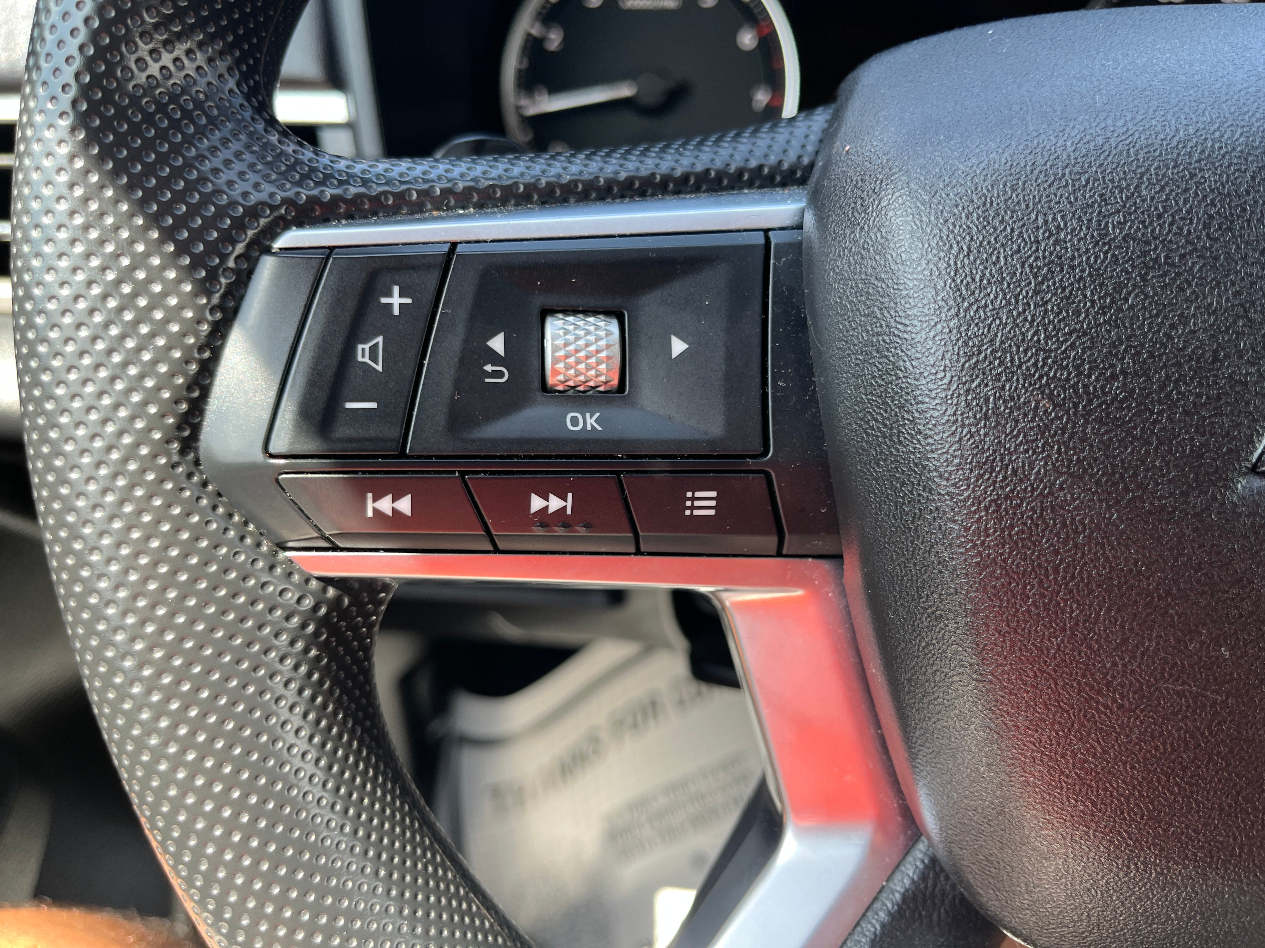 2025 Mitsubishi Outlander ES