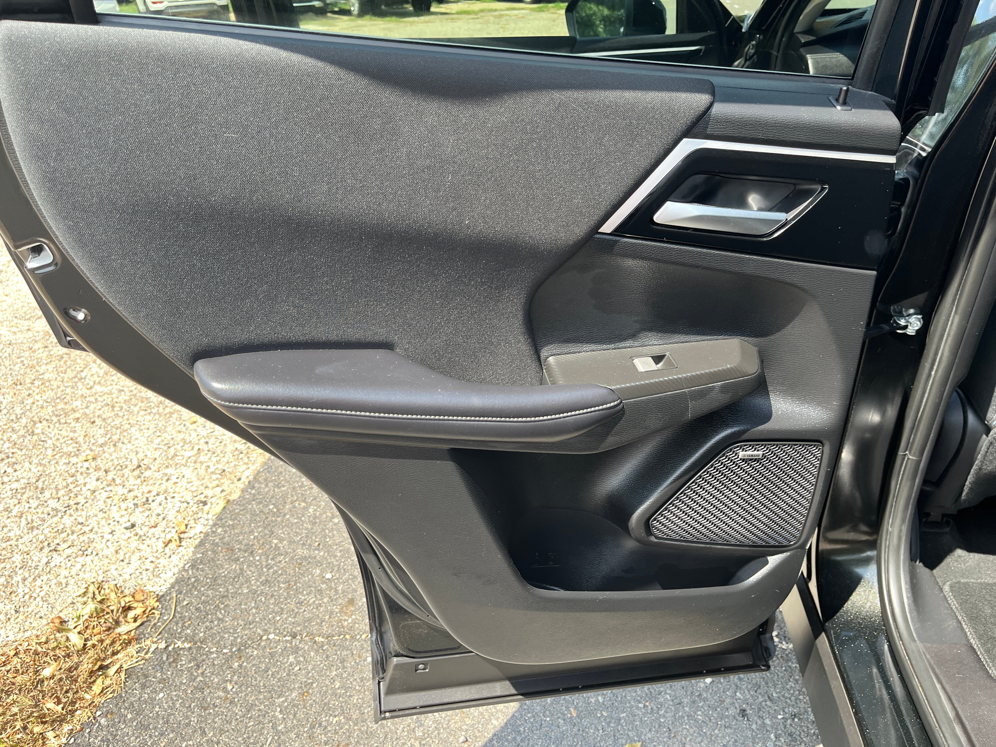 2025 Mitsubishi Outlander ES
