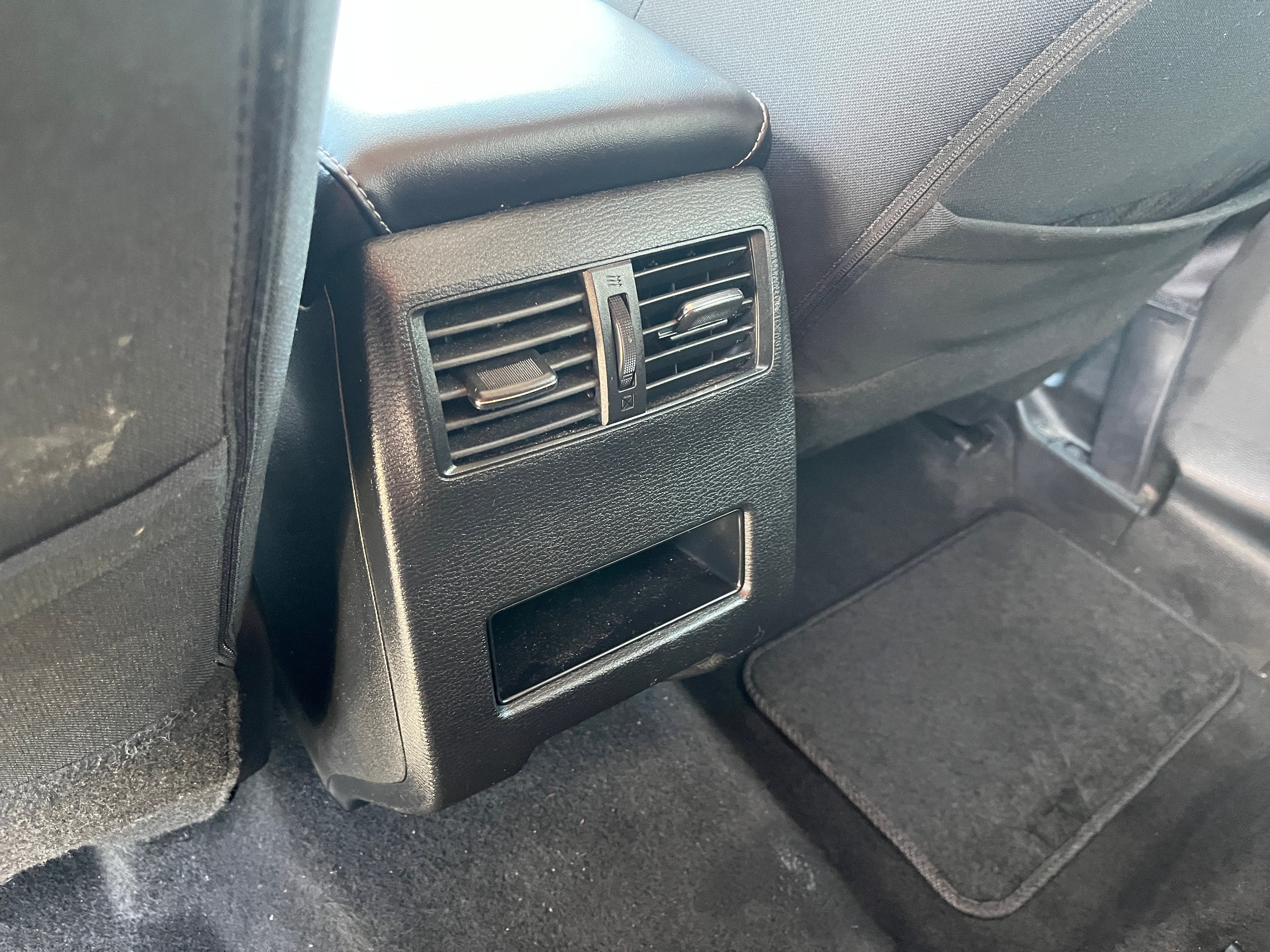 2025 Mitsubishi Outlander ES
