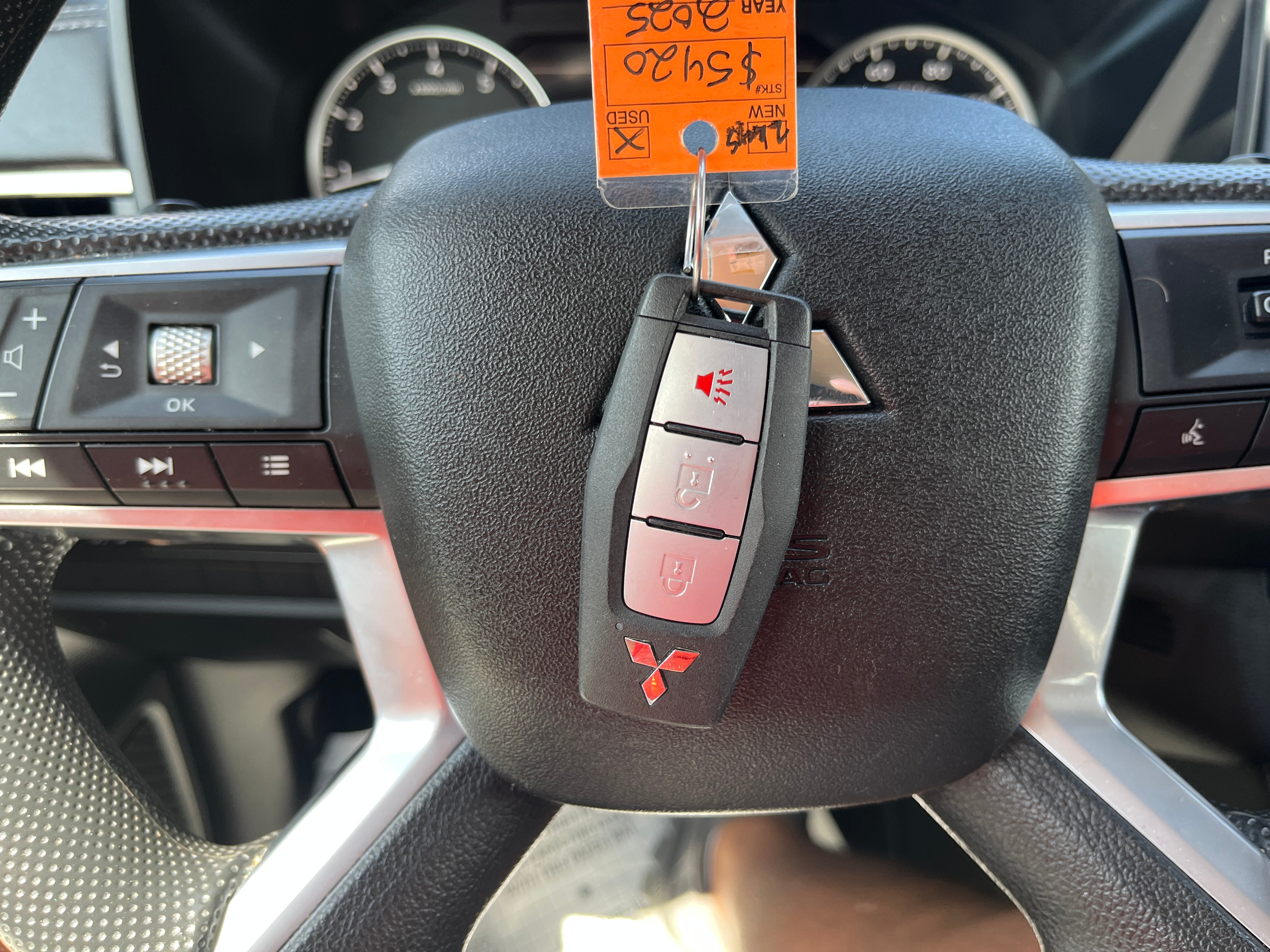 2025 Mitsubishi Outlander ES