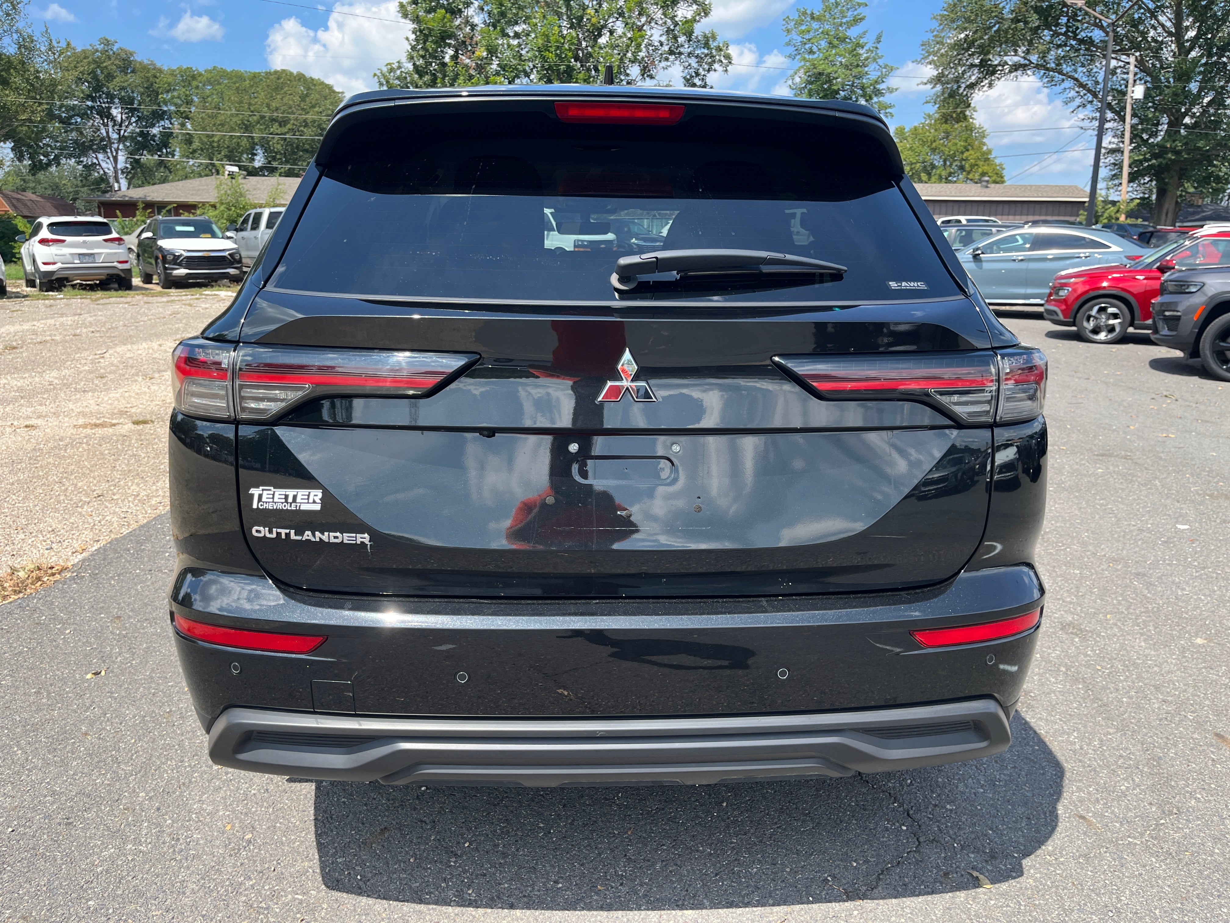 2025 Mitsubishi Outlander ES