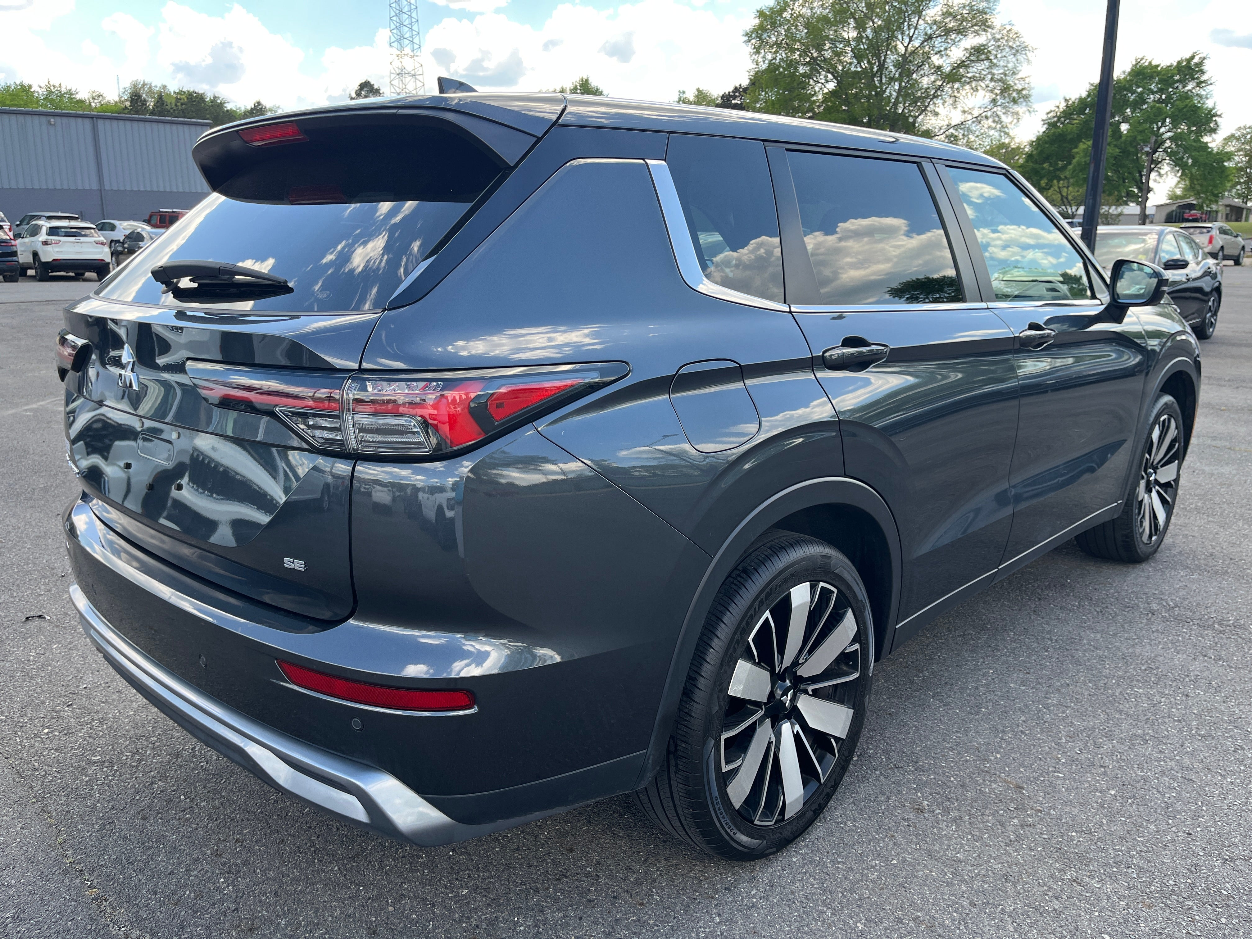 2025 Mitsubishi Outlander SE