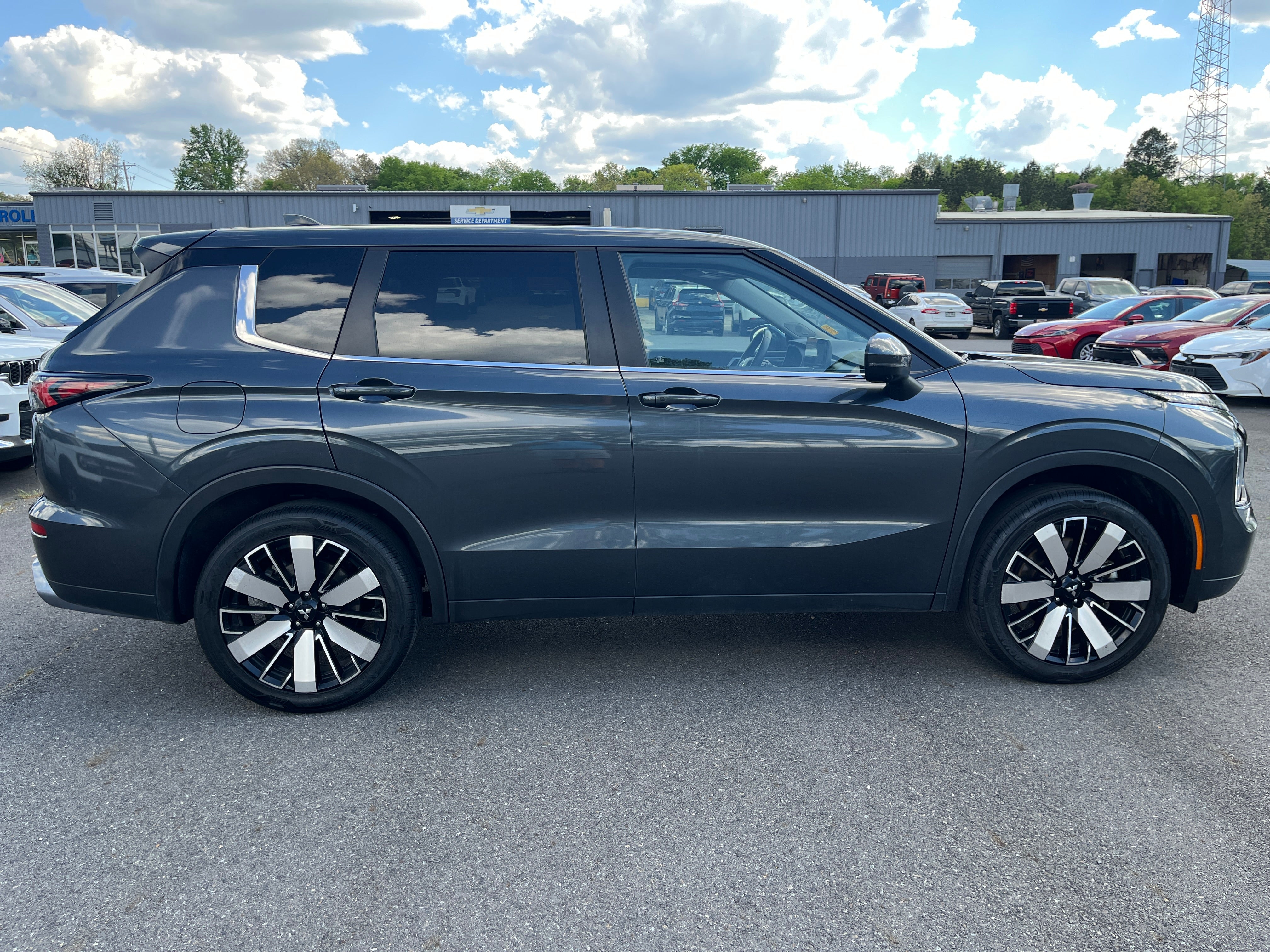 2025 Mitsubishi Outlander SE