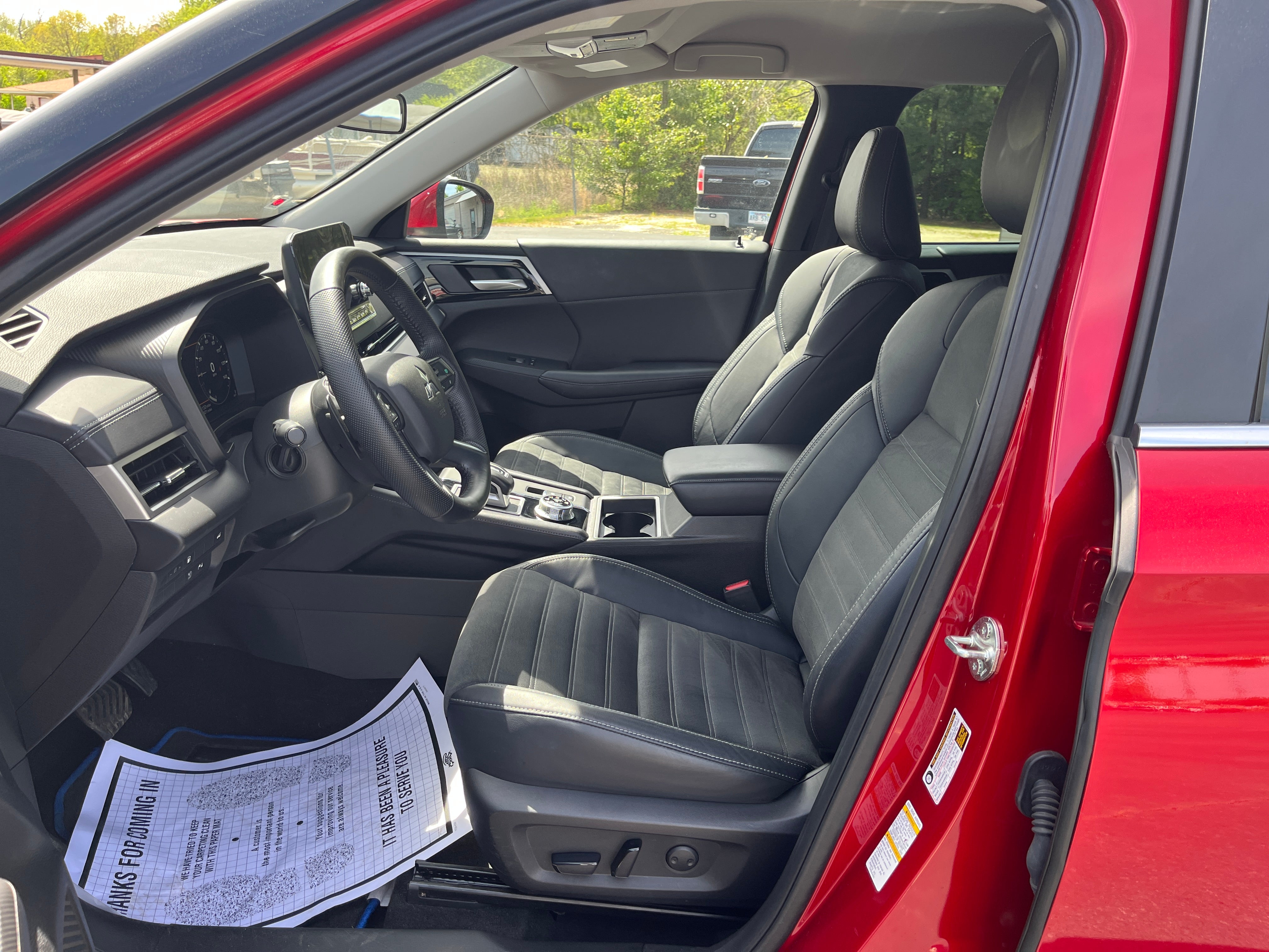 2023 Mitsubishi Outlander PHEV SE