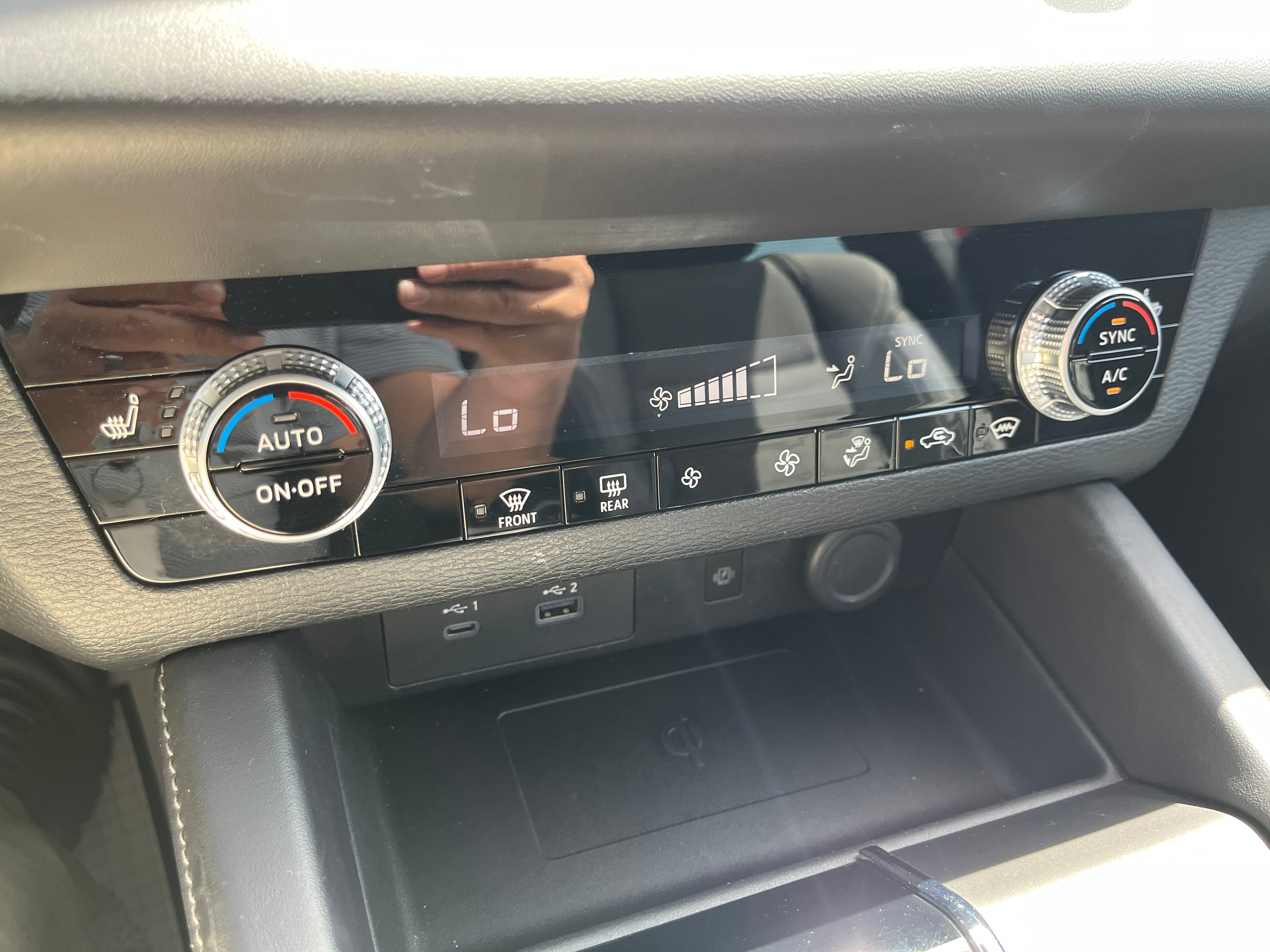 2023 Mitsubishi Outlander PHEV SE