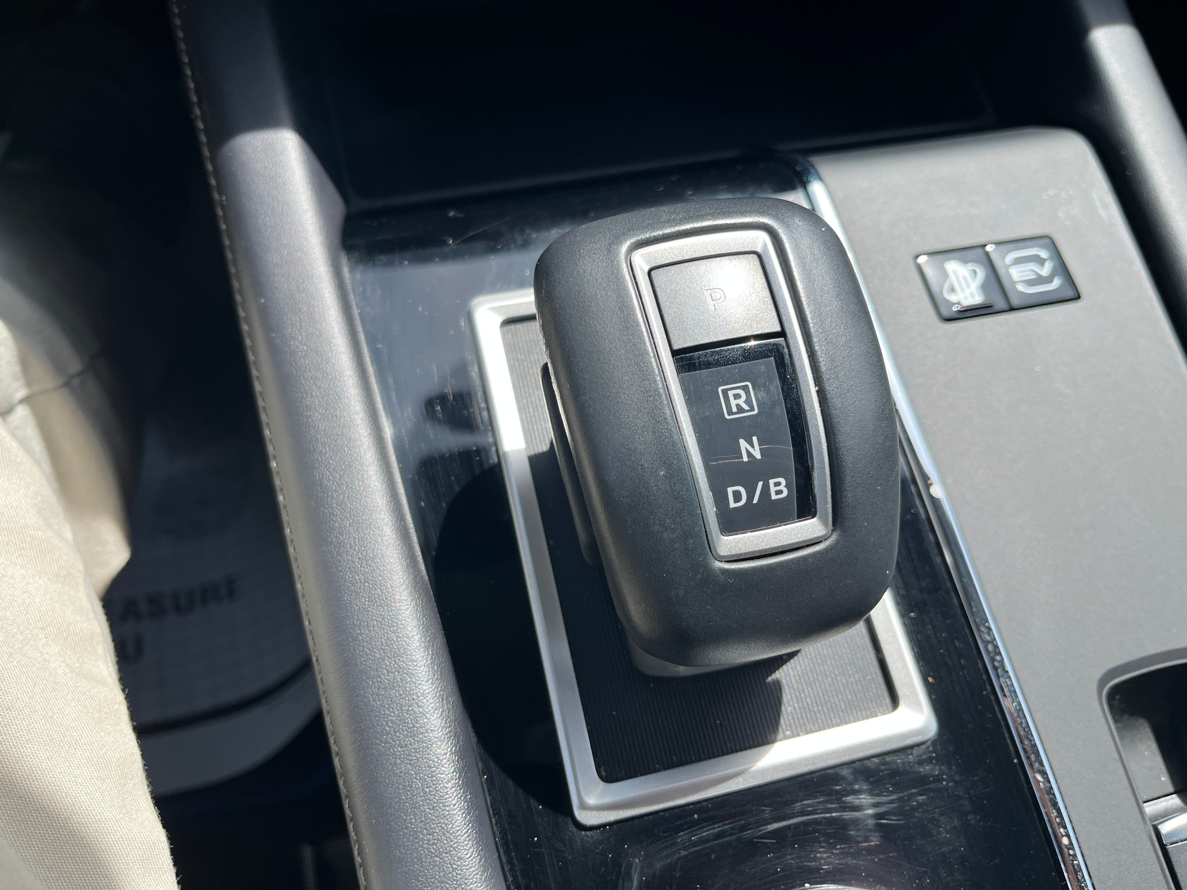 2023 Mitsubishi Outlander PHEV SE