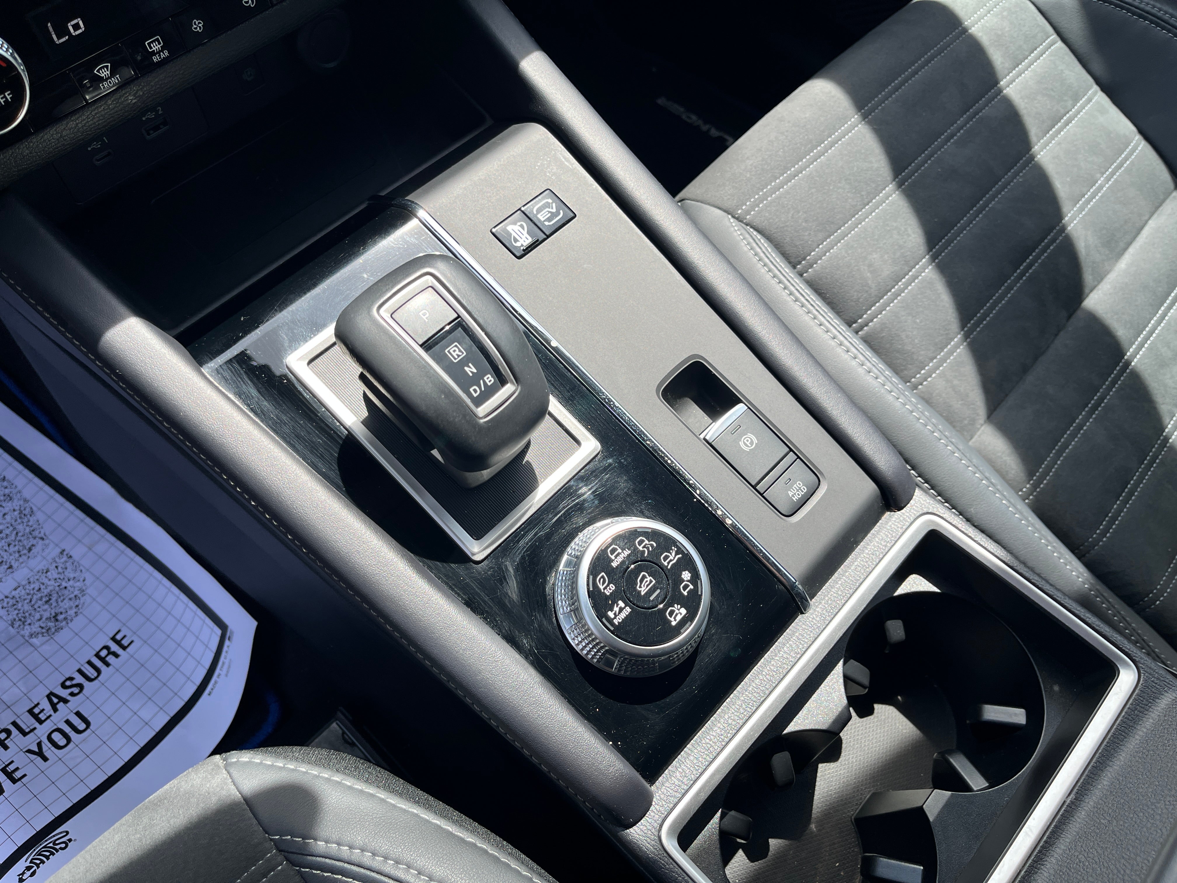 2023 Mitsubishi Outlander PHEV SE