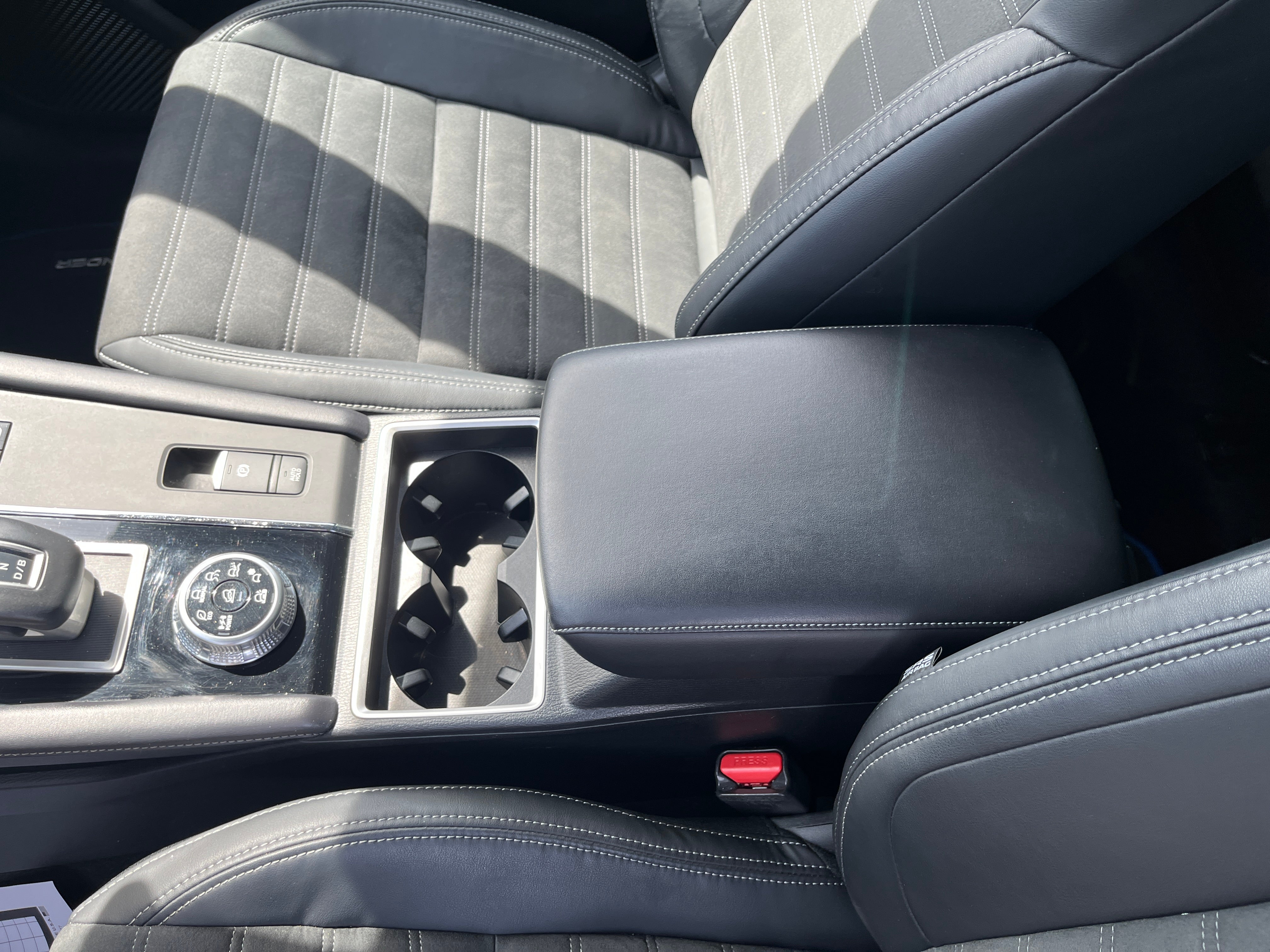 2023 Mitsubishi Outlander PHEV SE