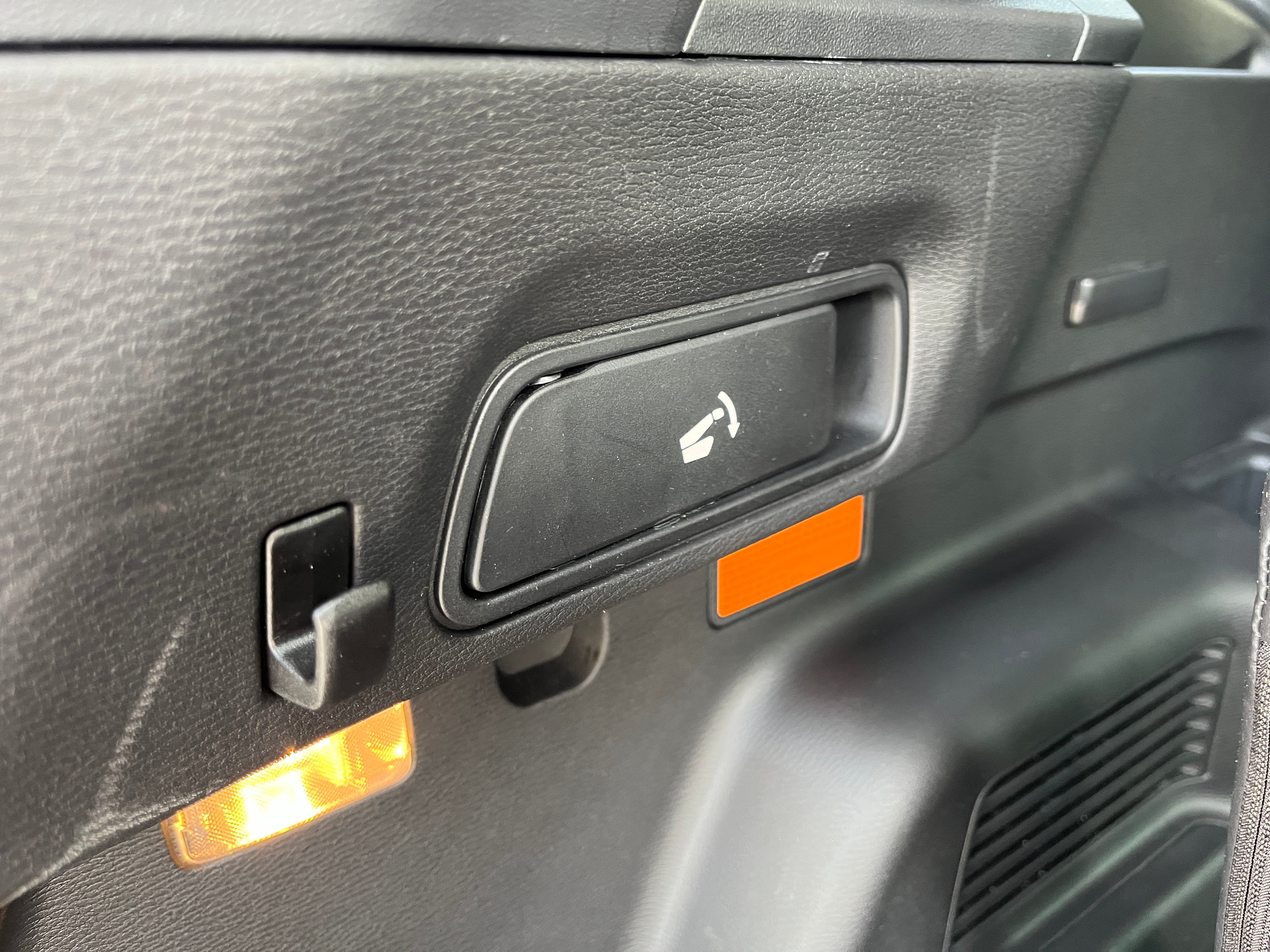 2023 Mitsubishi Outlander PHEV SE