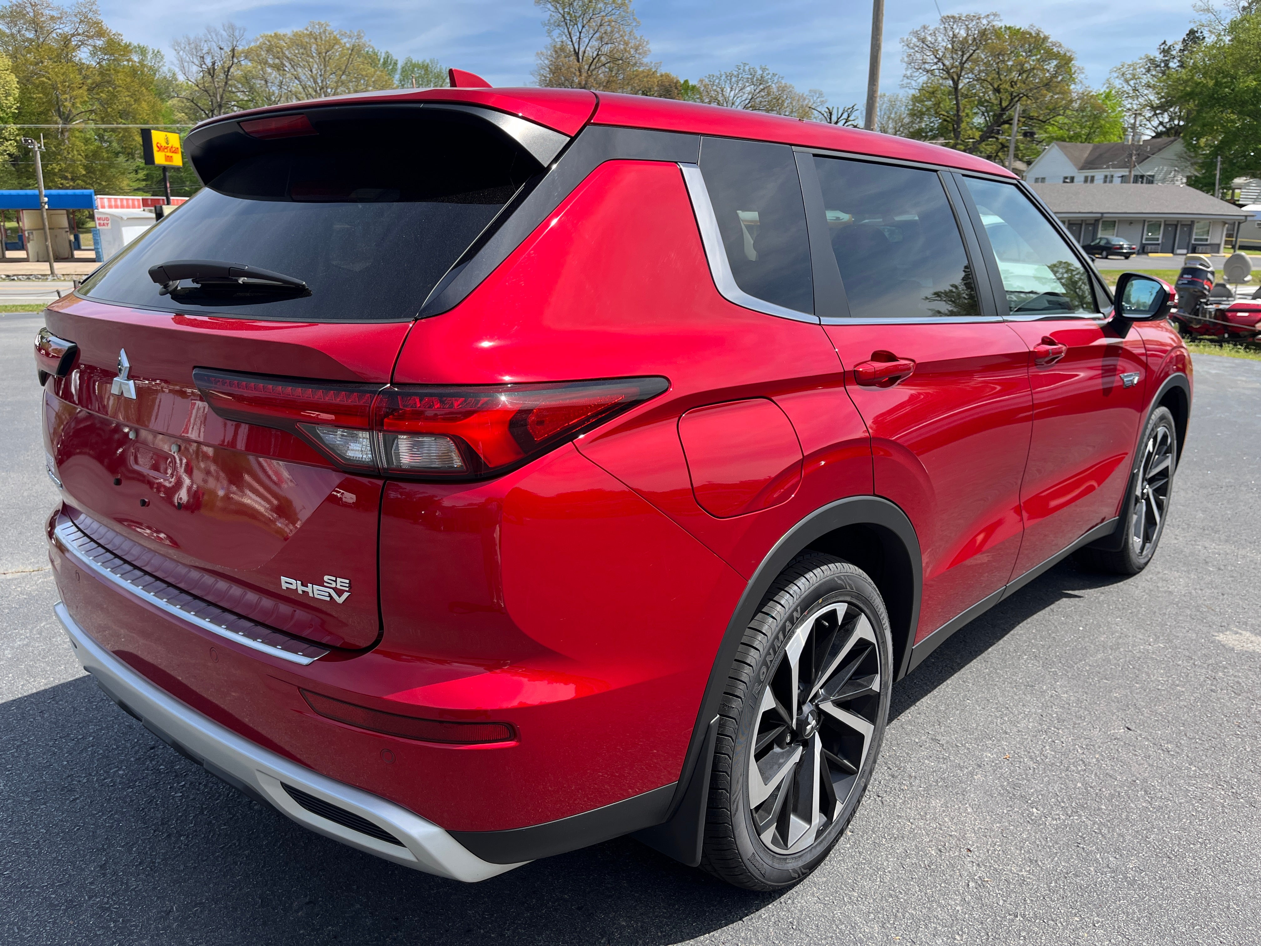 2023 Mitsubishi Outlander PHEV SE