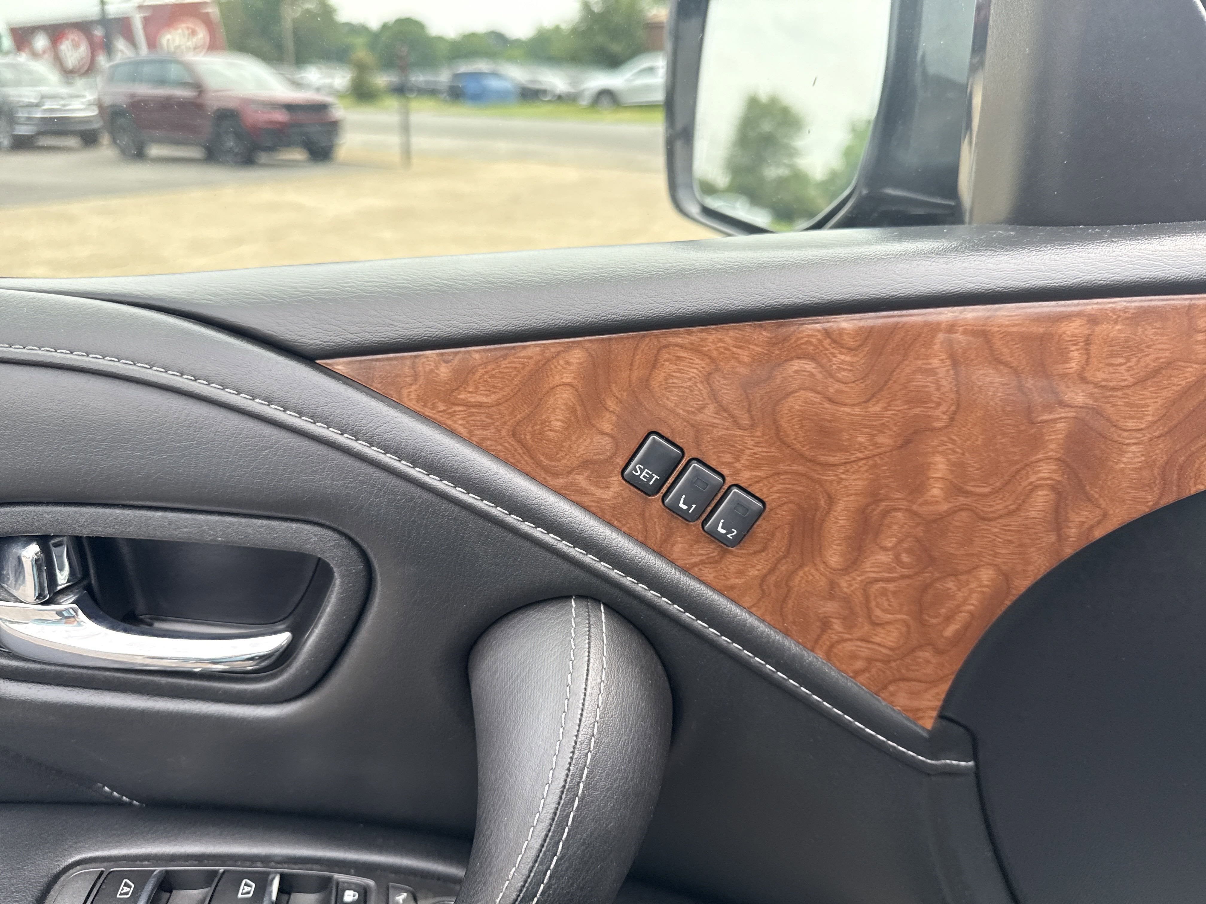 2018 INFINITI QX80 Base