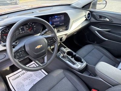 2025 Chevrolet Trax LS