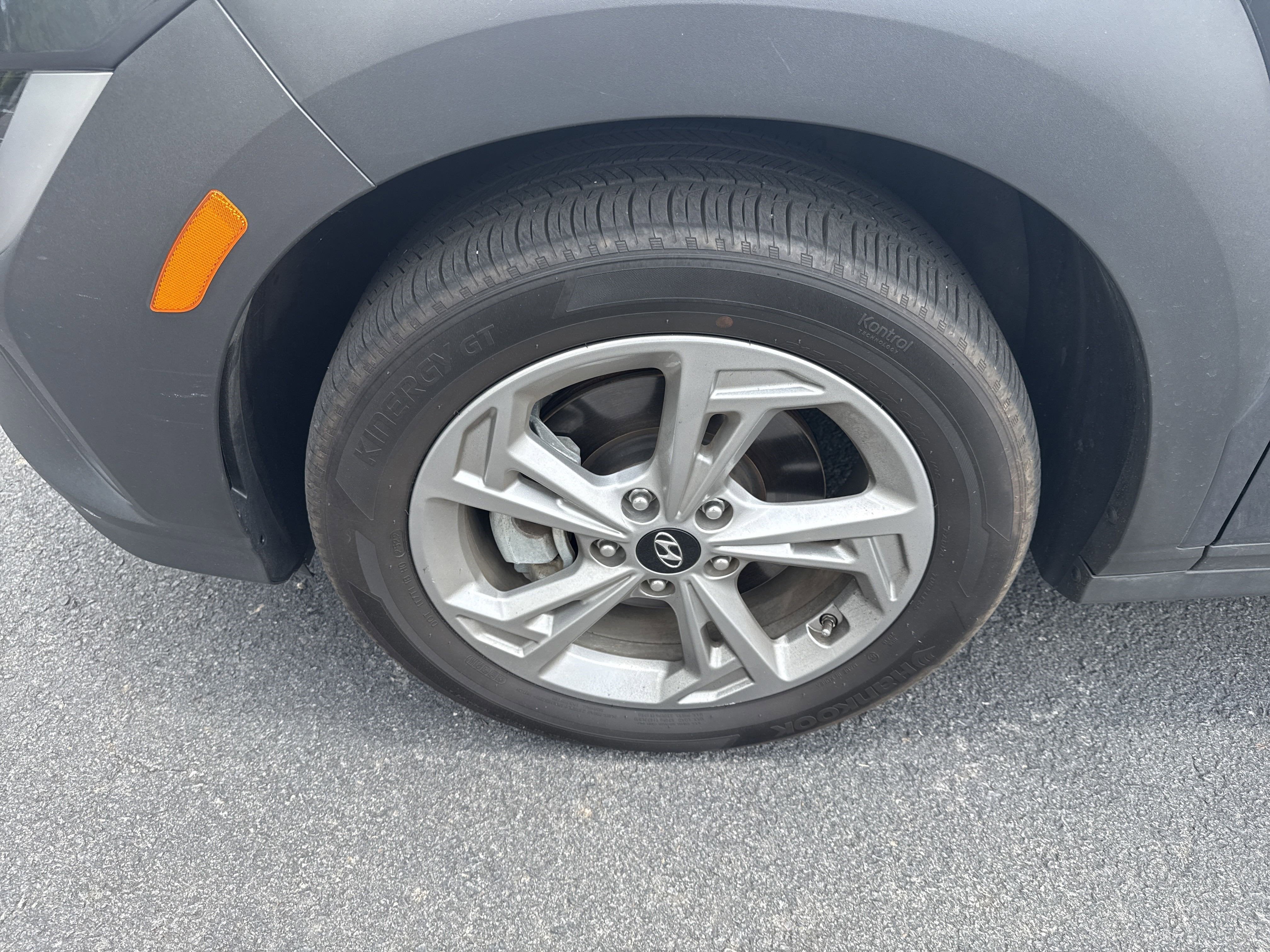 2023 Hyundai Kona Base