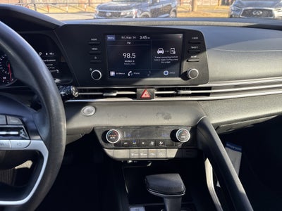 2022 Hyundai Elantra SEL