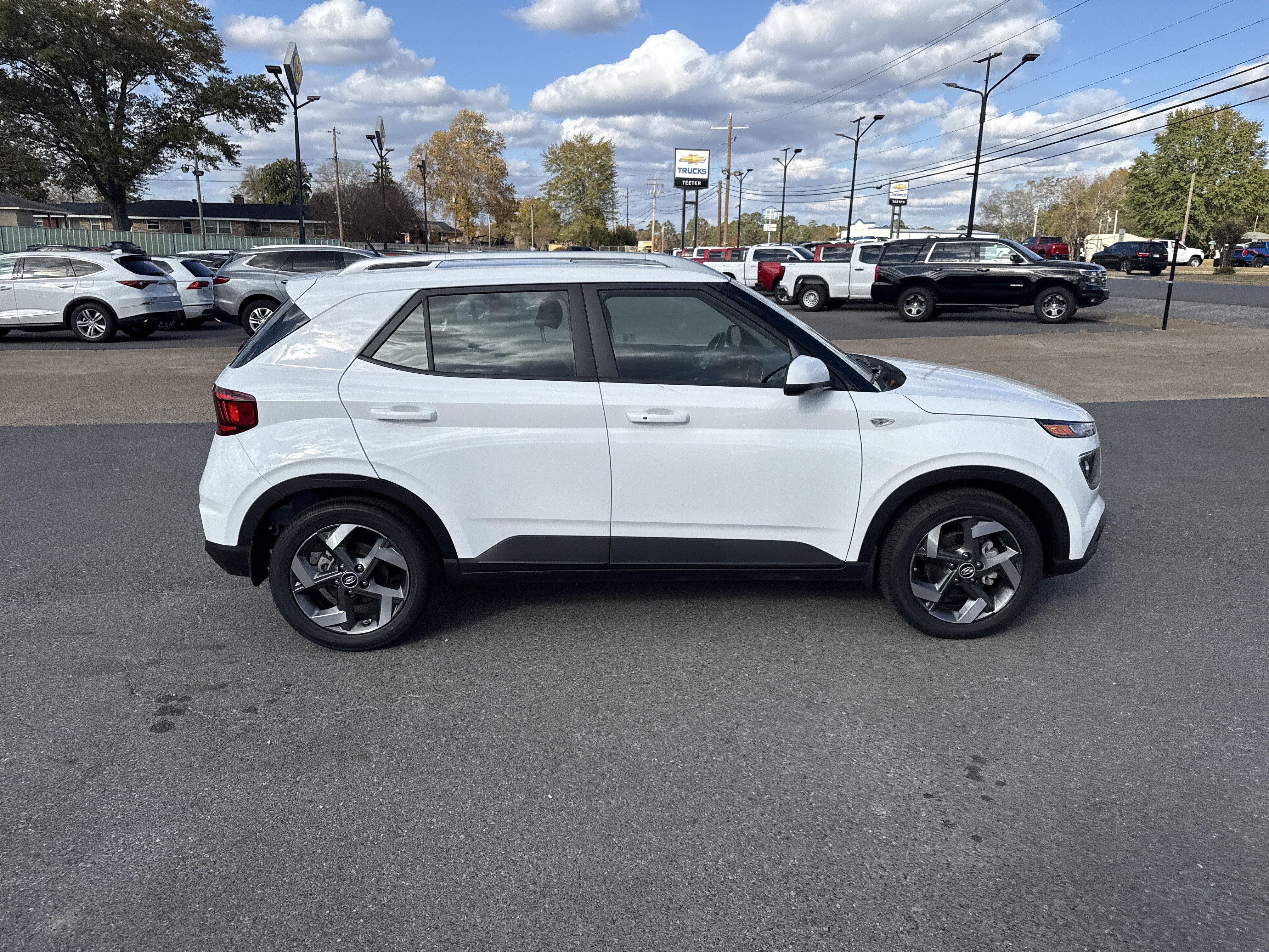 2024 Hyundai Venue Base