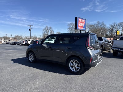 2023 Kia Soul Base