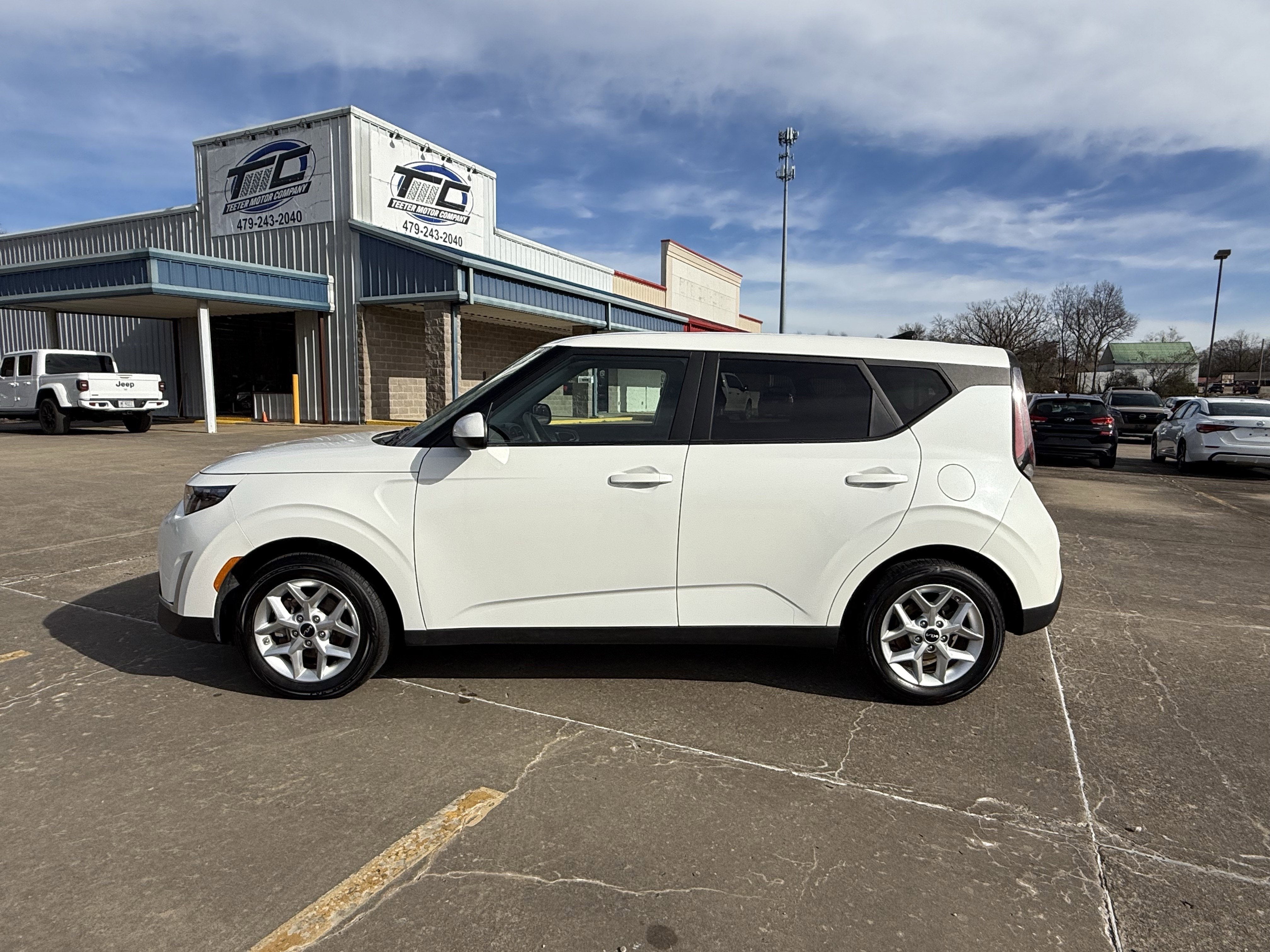2024 Kia Soul Base