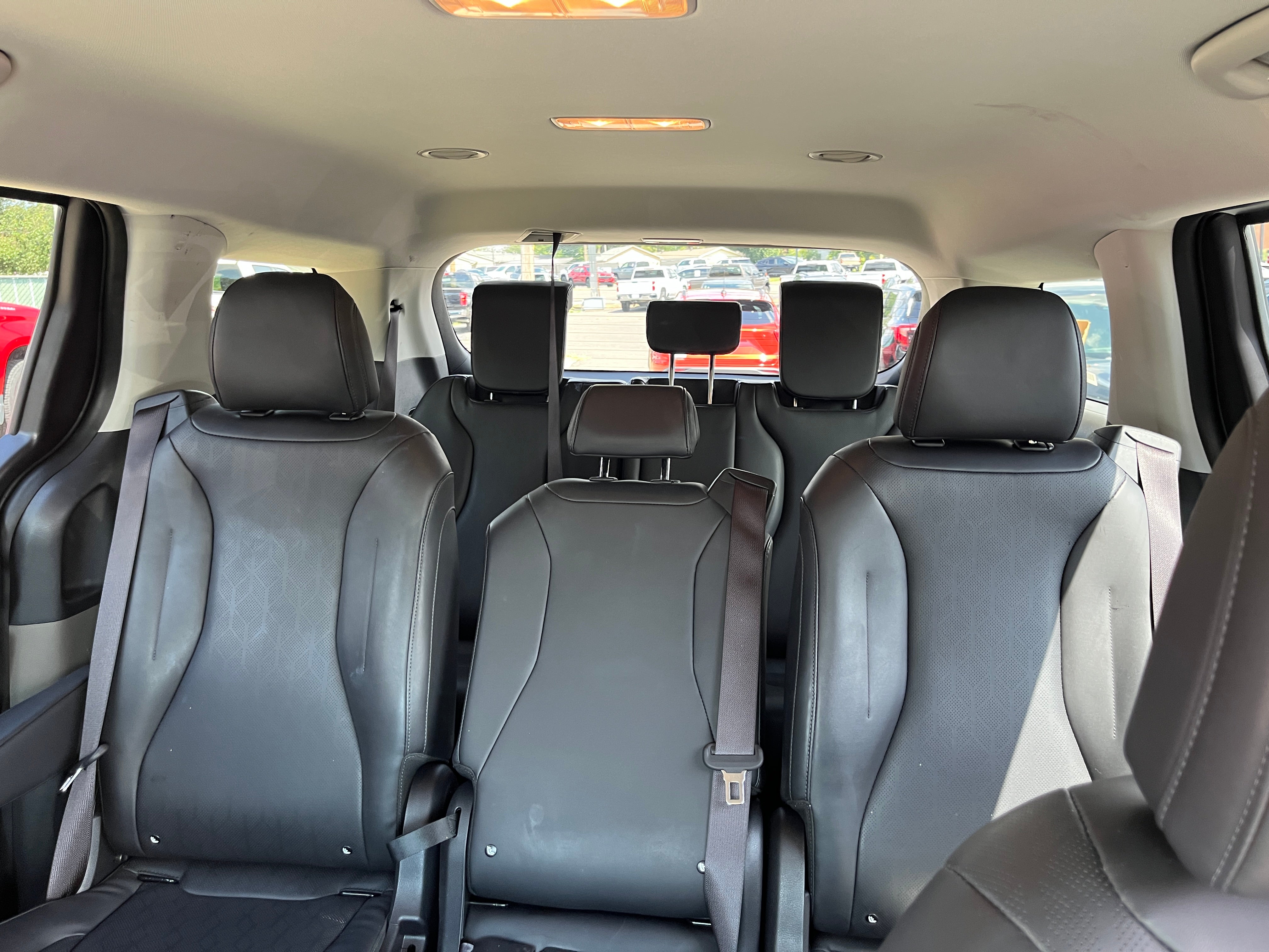 2025 Kia Carnival LXS
