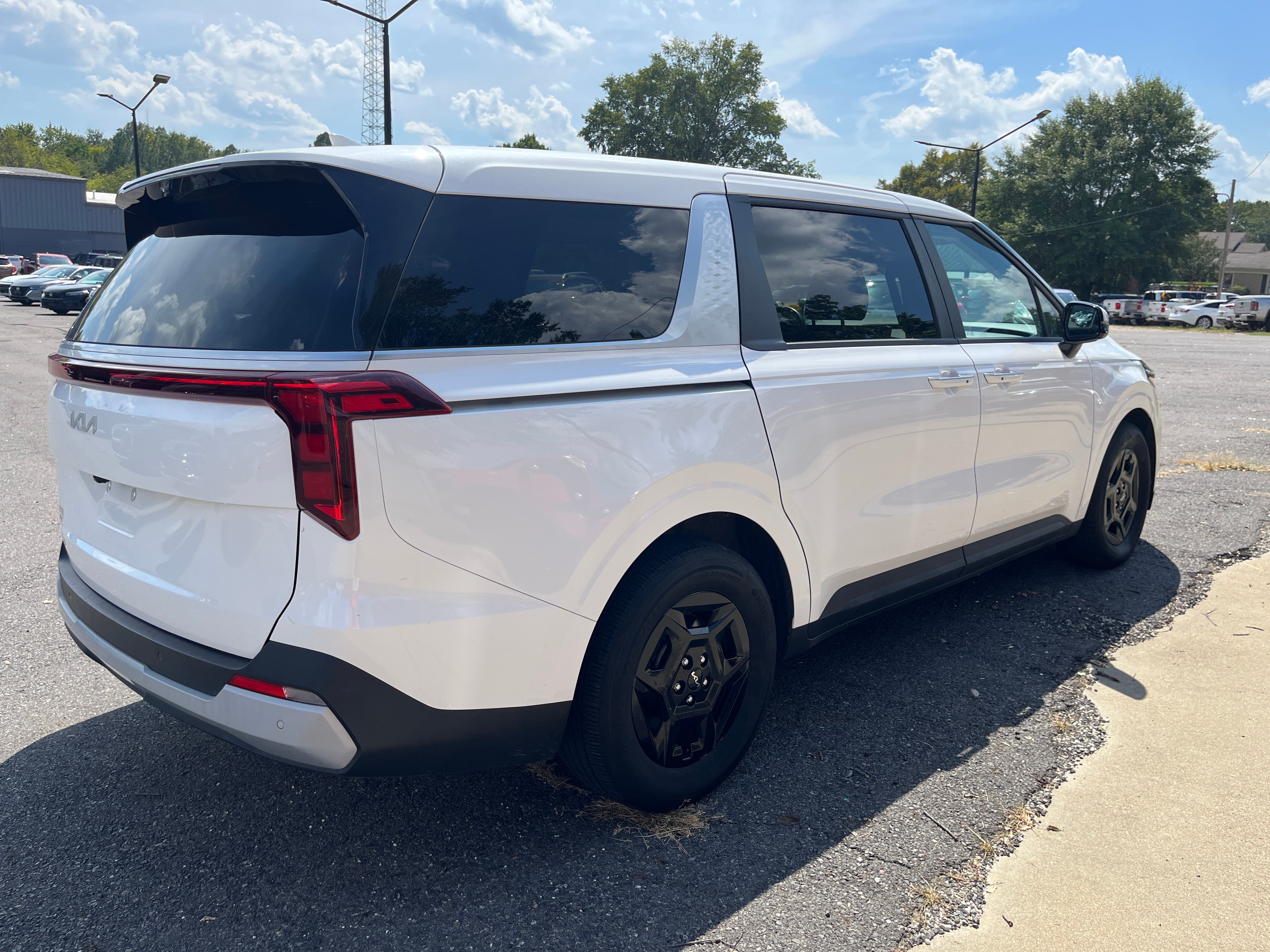 2025 Kia Carnival LXS
