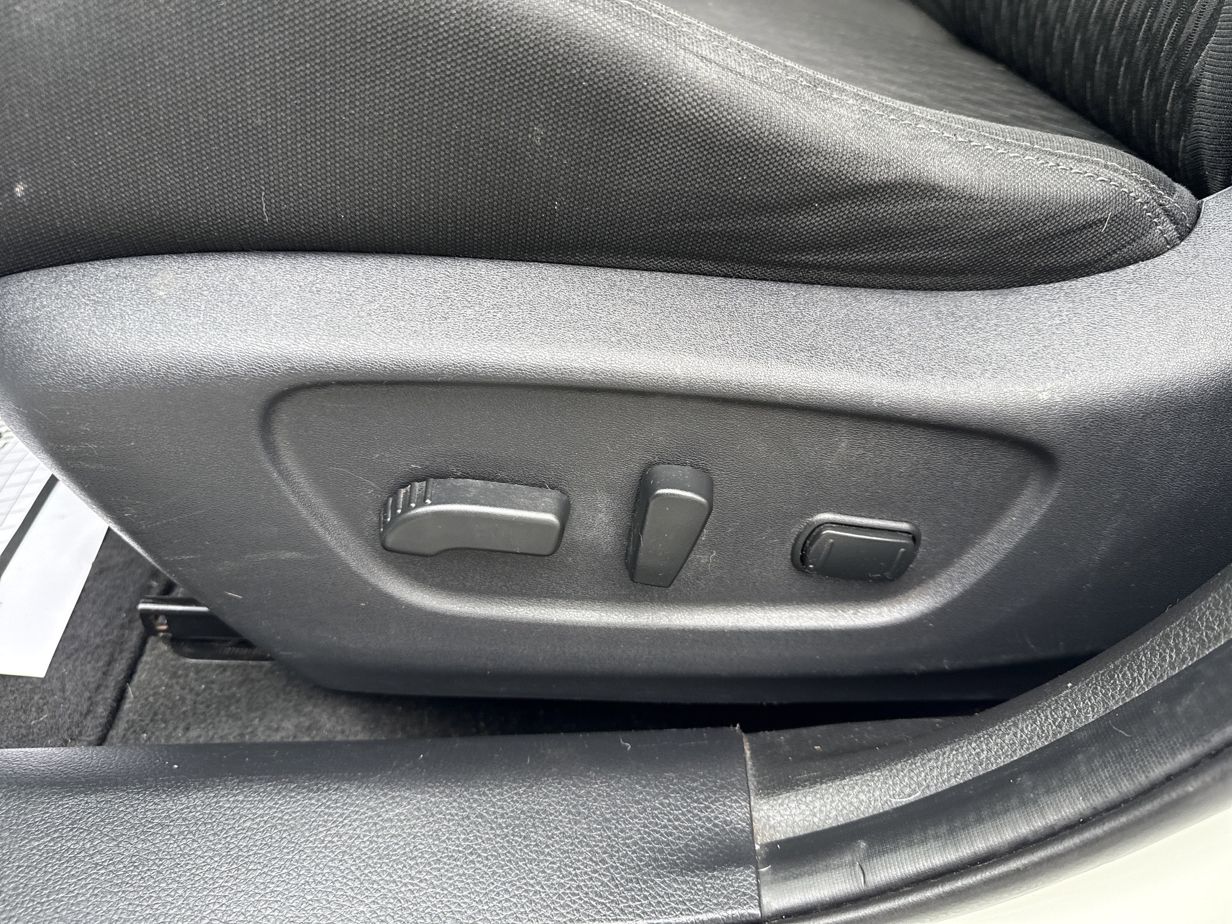 2019 Nissan Rogue Base